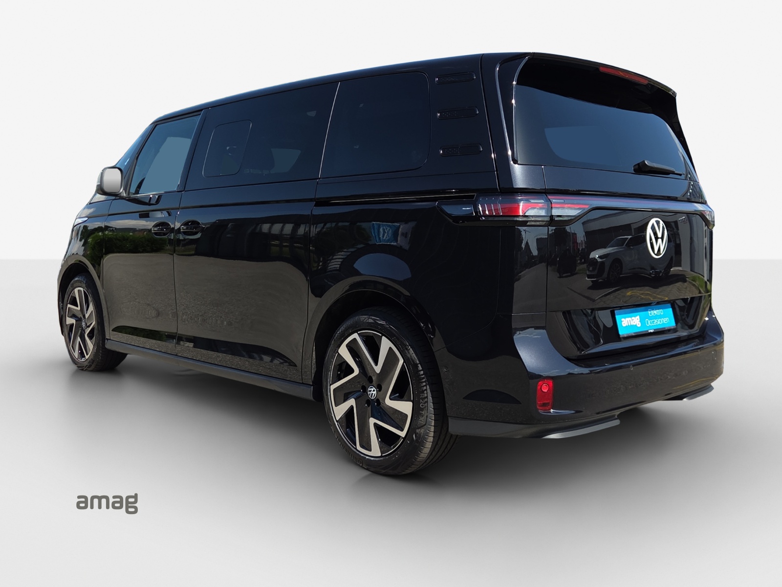 VW ID.Buzz LWB GTX 4 Motion-image-2