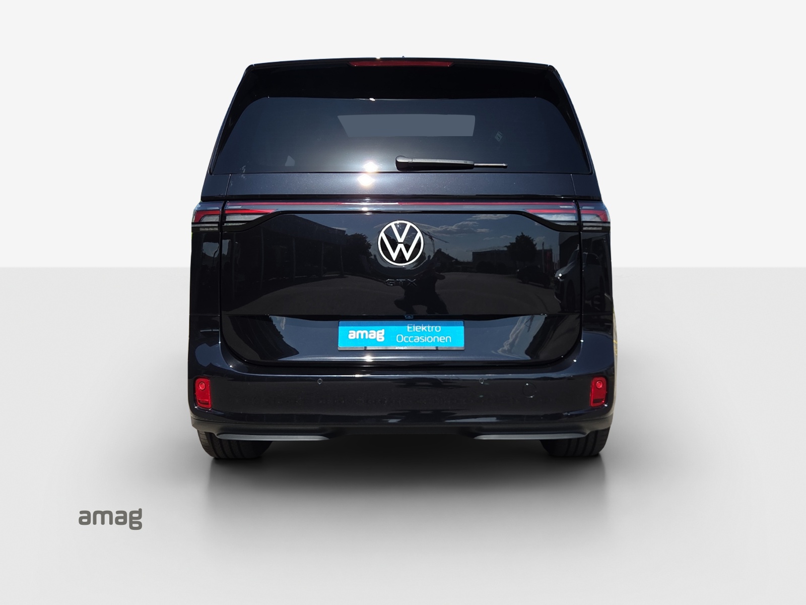 VW ID.Buzz LWB GTX 4 Motion-image-4