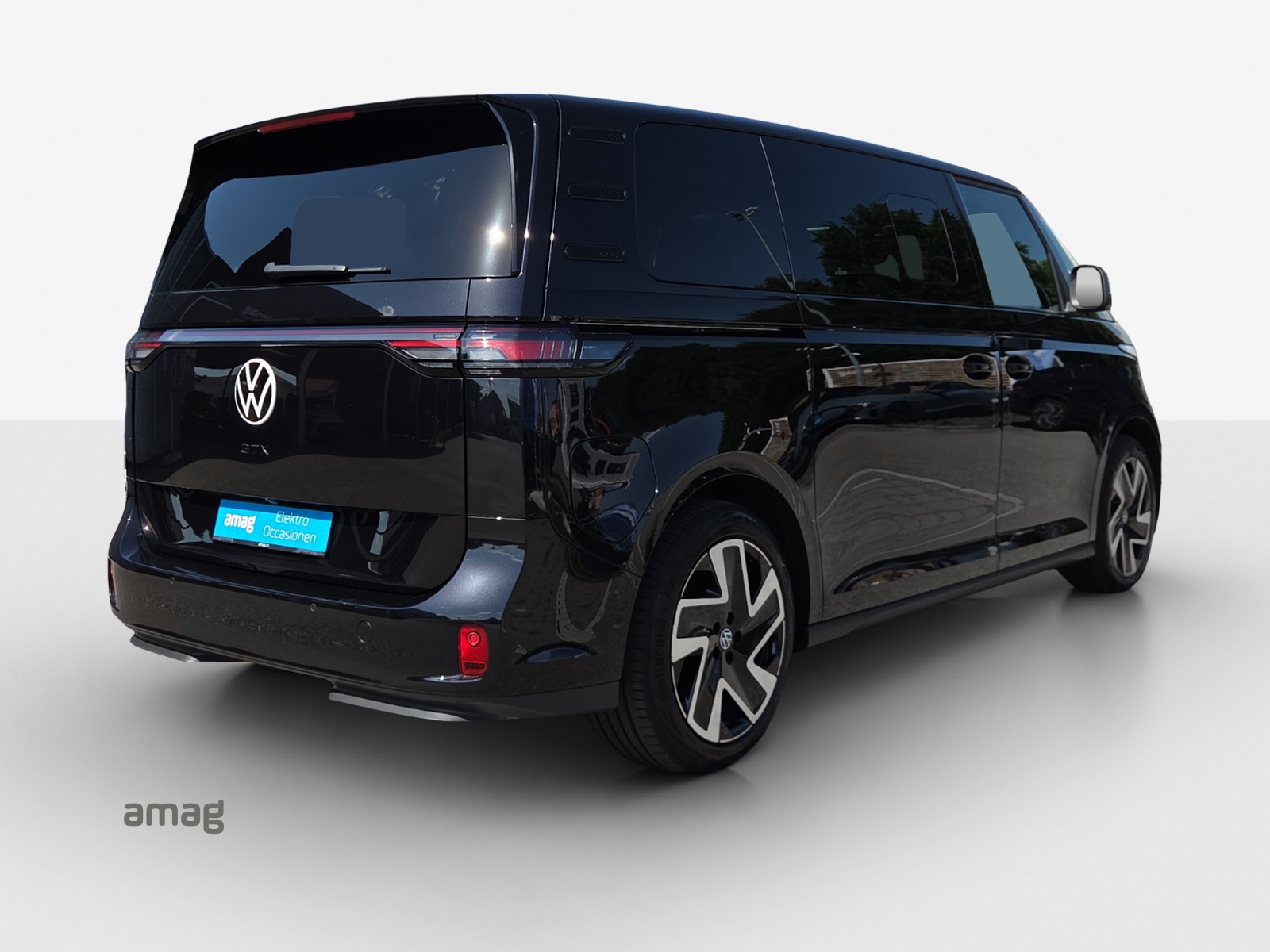 VW ID.Buzz LWB GTX 4 Motion-image-5