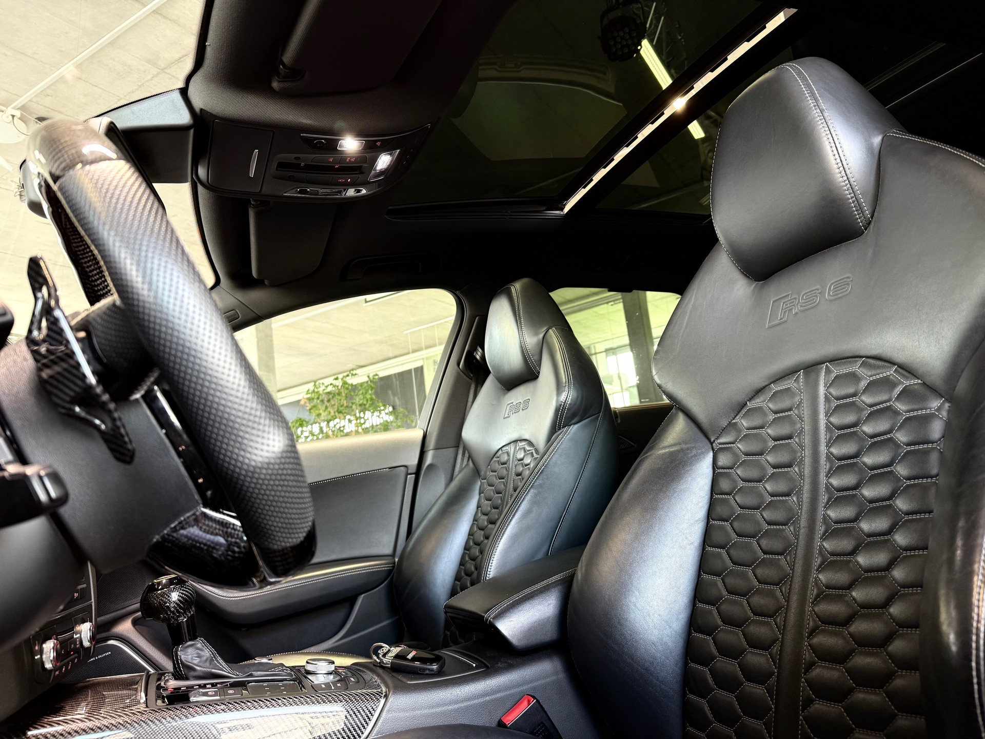 AUDI RS6 Avant 4.0 TFSI V8 quattro Tiptronic-image-10