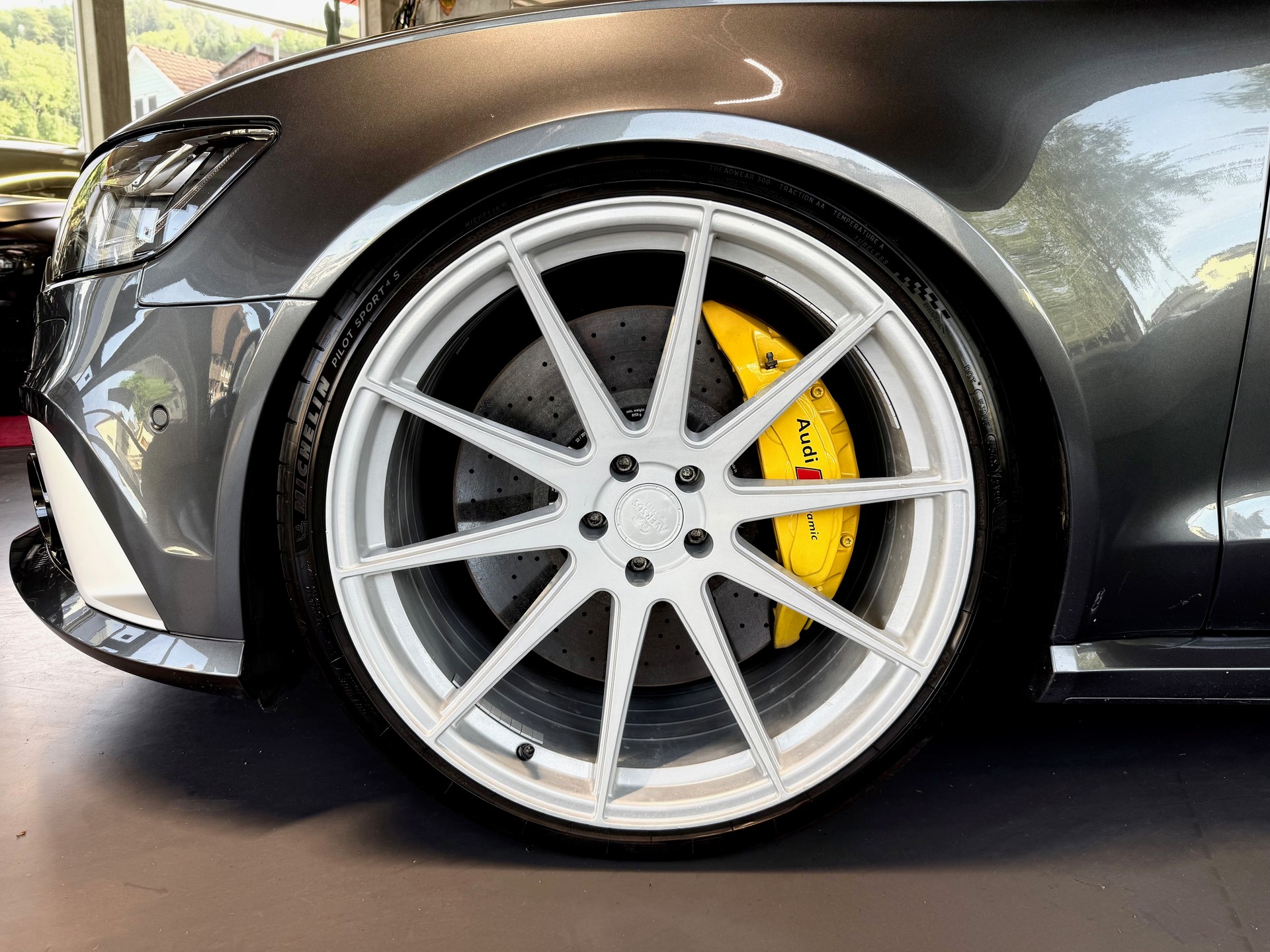 AUDI RS6 Avant 4.0 TFSI V8 quattro Tiptronic-image-3