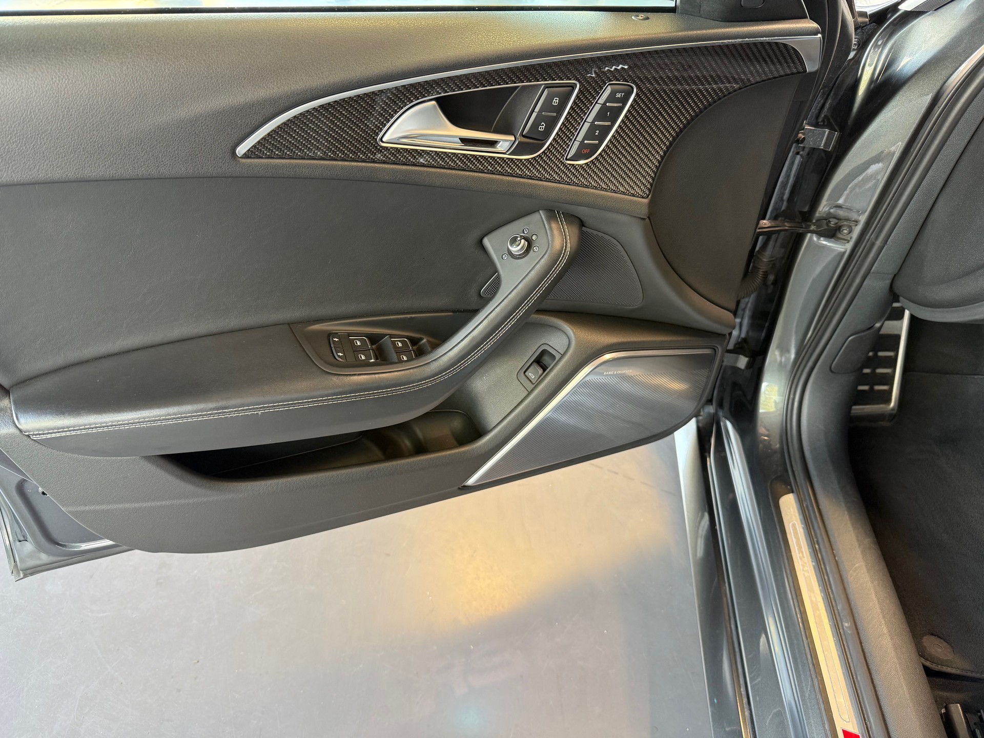 AUDI RS6 Avant 4.0 TFSI V8 quattro Tiptronic-image-12