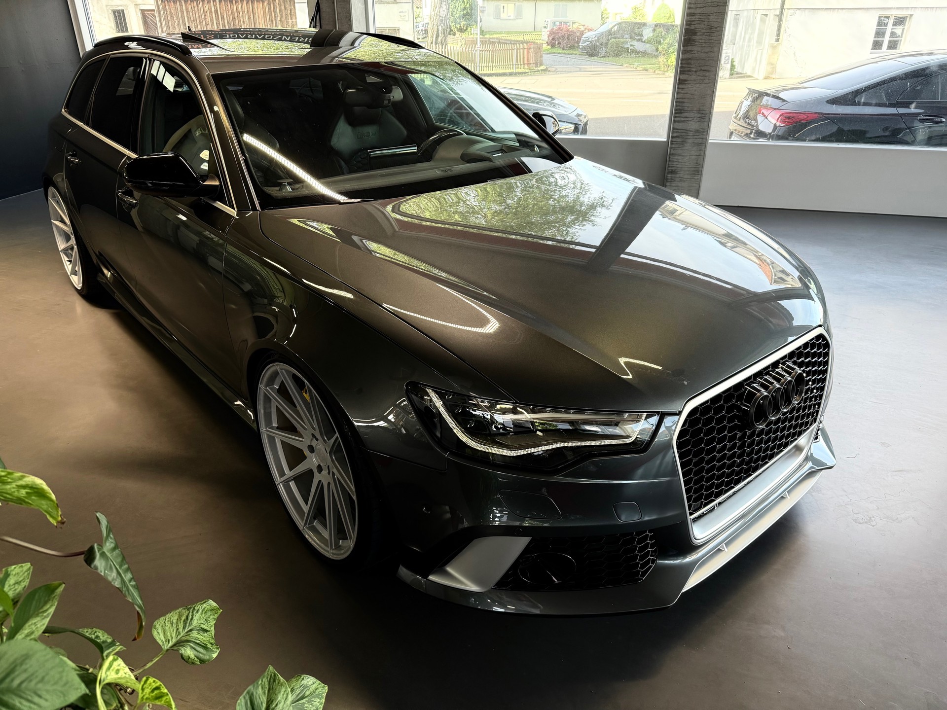 AUDI RS6 Avant 4.0 TFSI V8 quattro Tiptronic-image-2