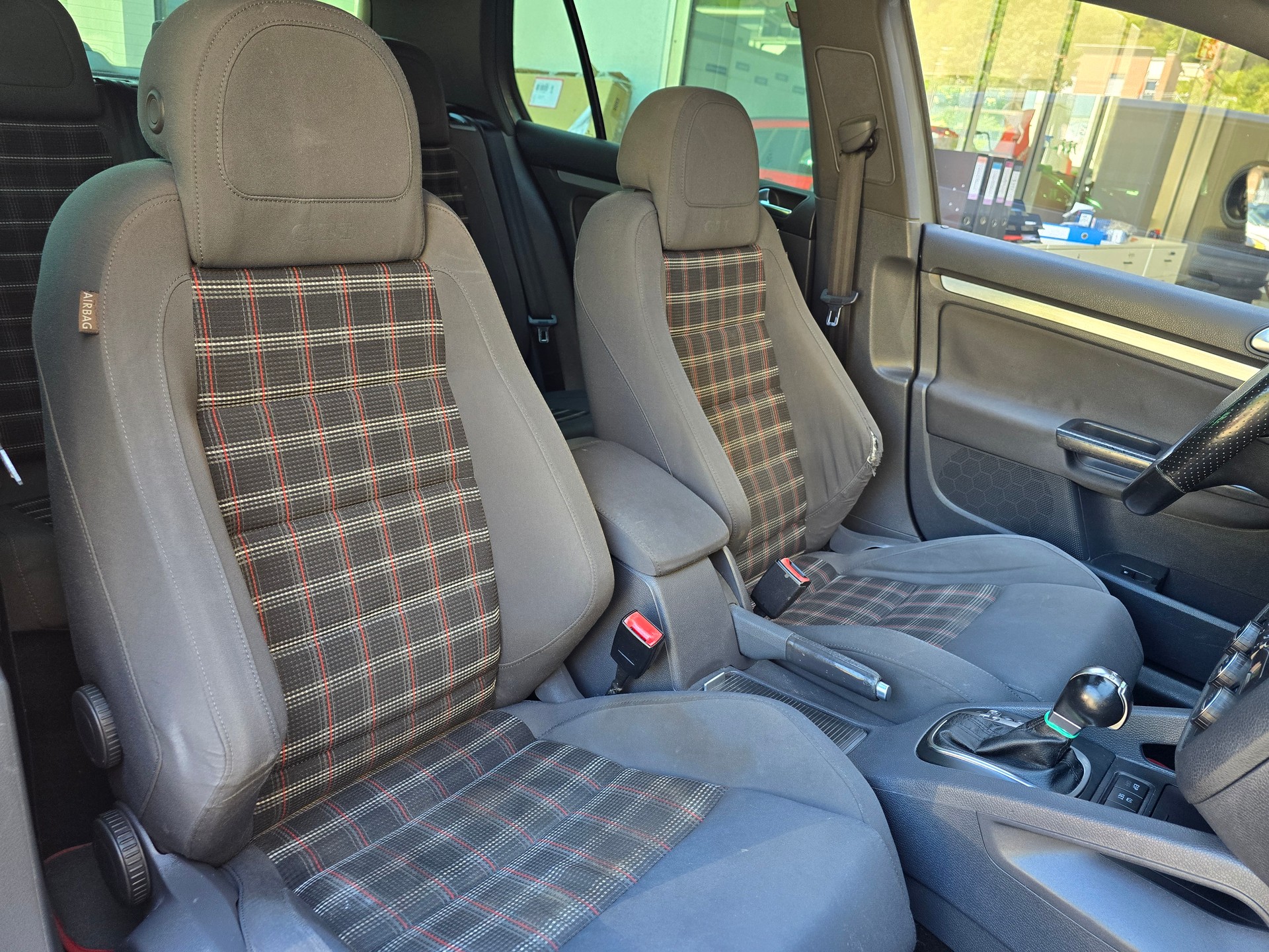 VW Golf 2.0 TFSI GTI-image-22