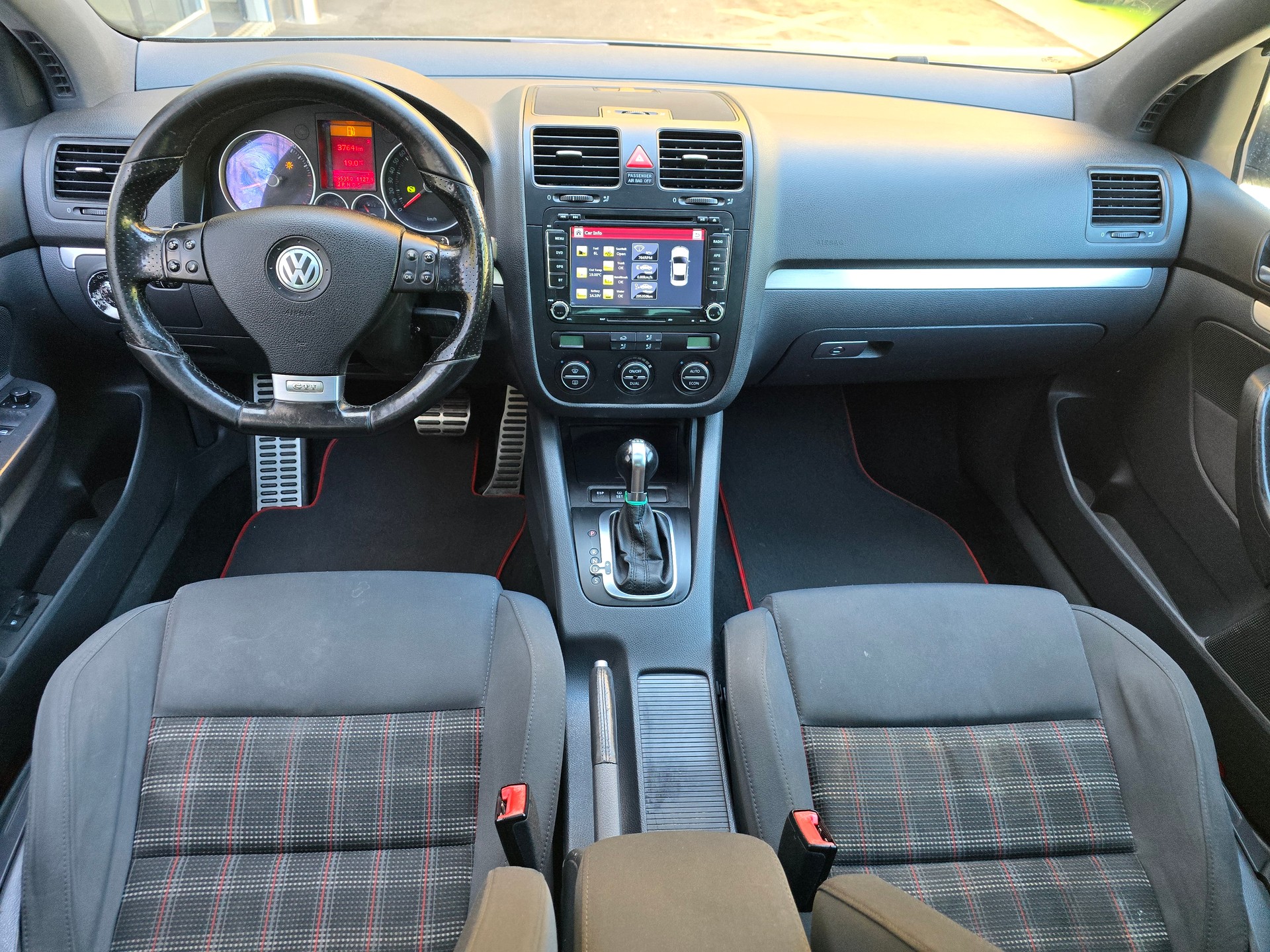 VW Golf 2.0 TFSI GTI-image-8