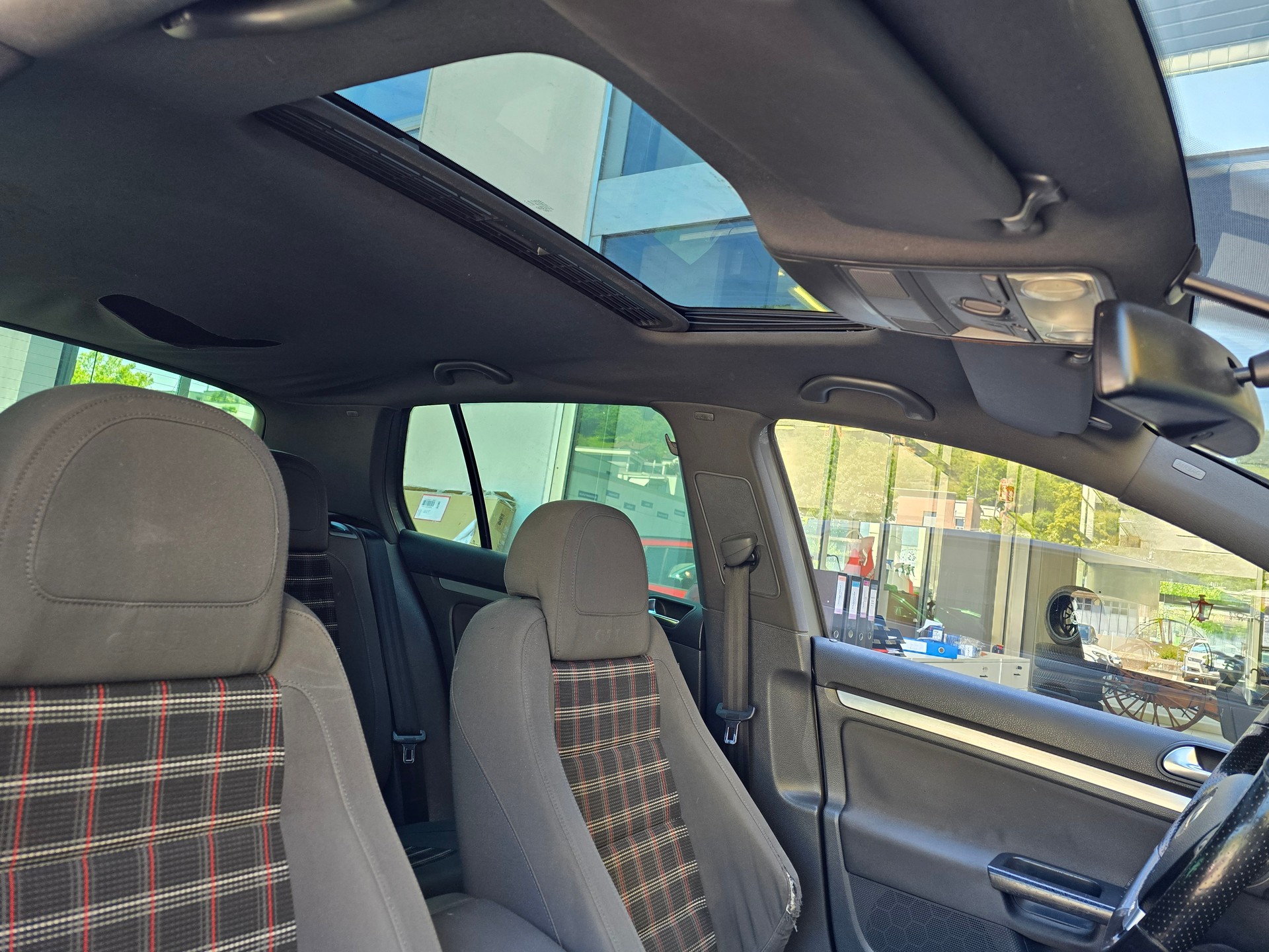 VW Golf 2.0 TFSI GTI-image-23