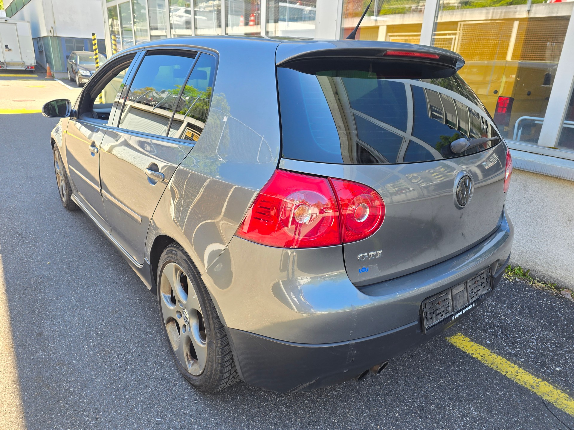 VW Golf 2.0 TFSI GTI-image-4
