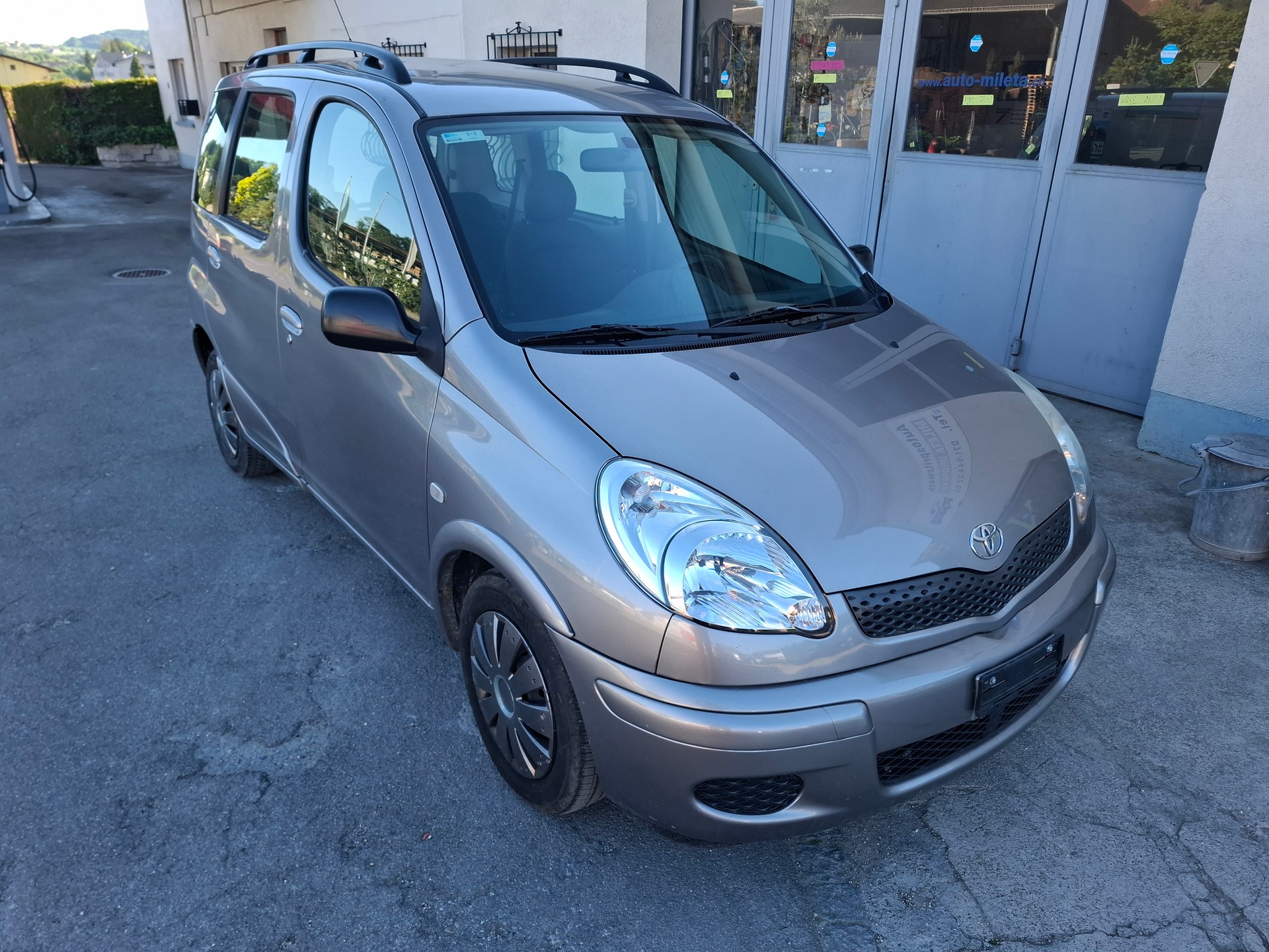 TOYOTA Yaris Verso 1.3 Linea Sol-image-1