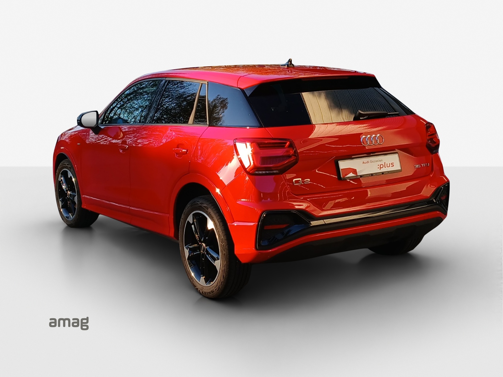 AUDI Q2 35 TFSI S line S-tronic-image-2