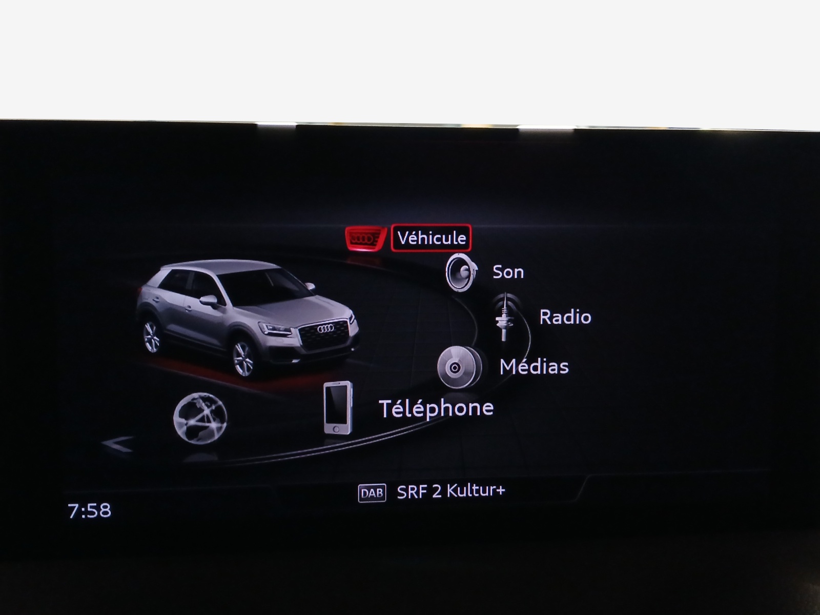 AUDI Q2 35 TFSI S line S-tronic-image-13