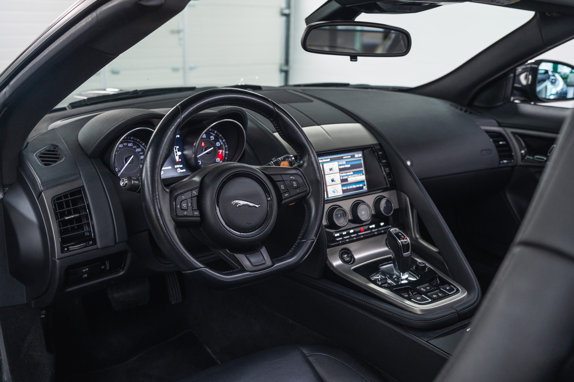 JAGUAR F-Type Convertible 3.0 V6 S/C-image-10
