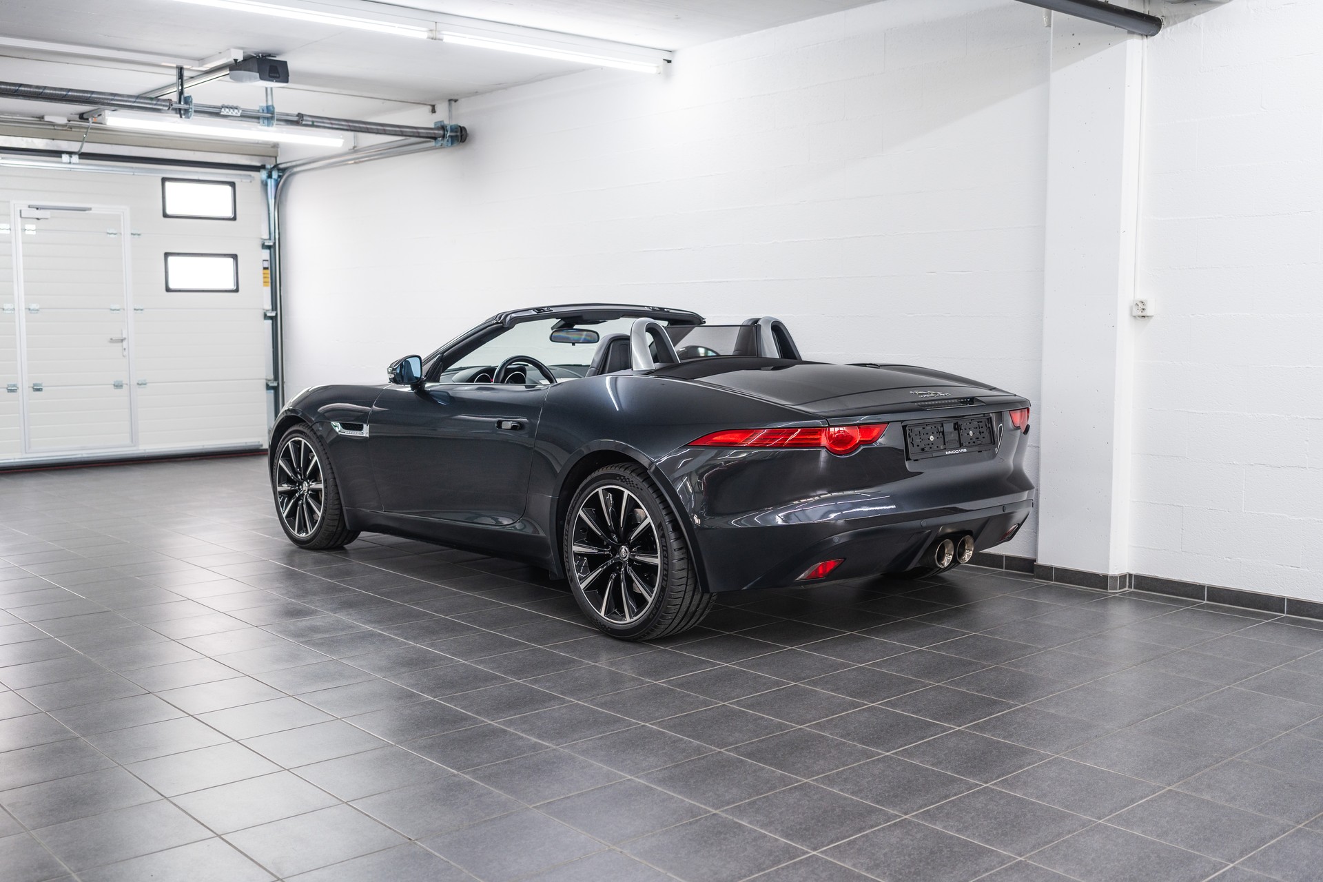 JAGUAR F-Type Convertible 3.0 V6 S/C-image-4