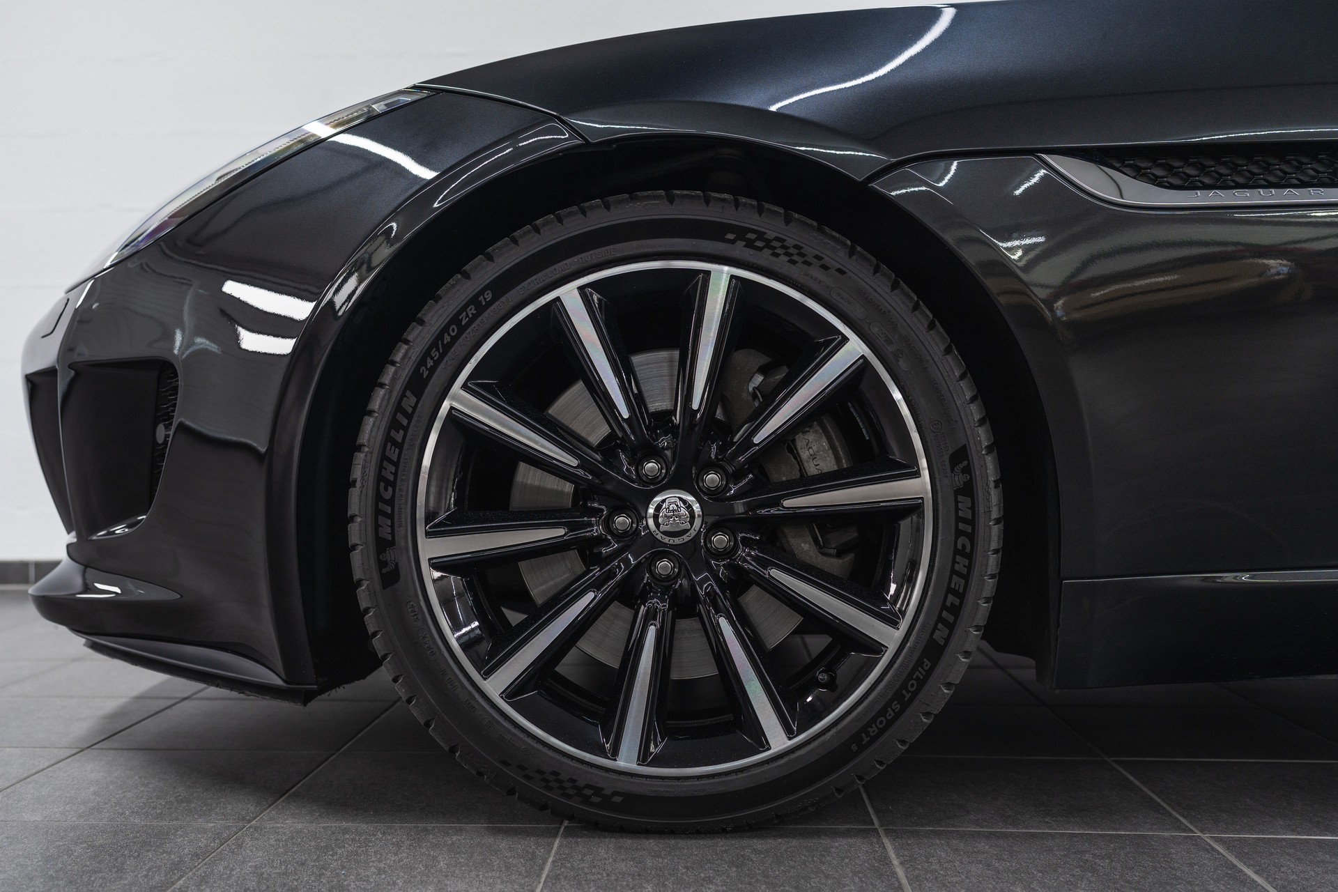 JAGUAR F-Type Convertible 3.0 V6 S/C-image-9