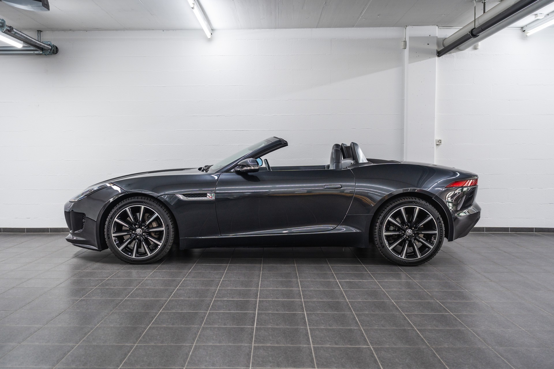 JAGUAR F-Type Convertible 3.0 V6 S/C-showroom-element-3