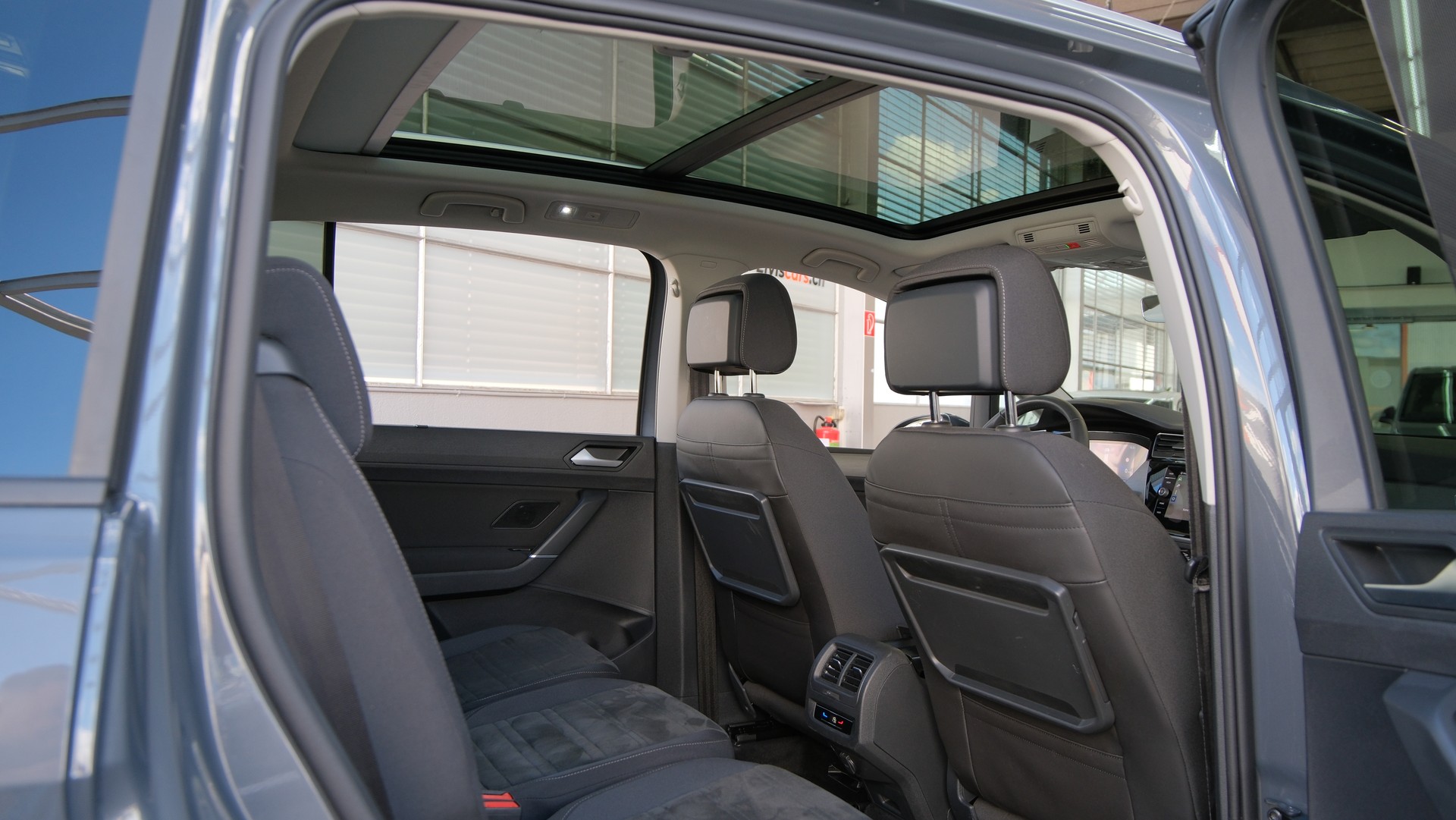 VW Touran 1.5 TSI EVO Comfortline United R Line DSG-image-23