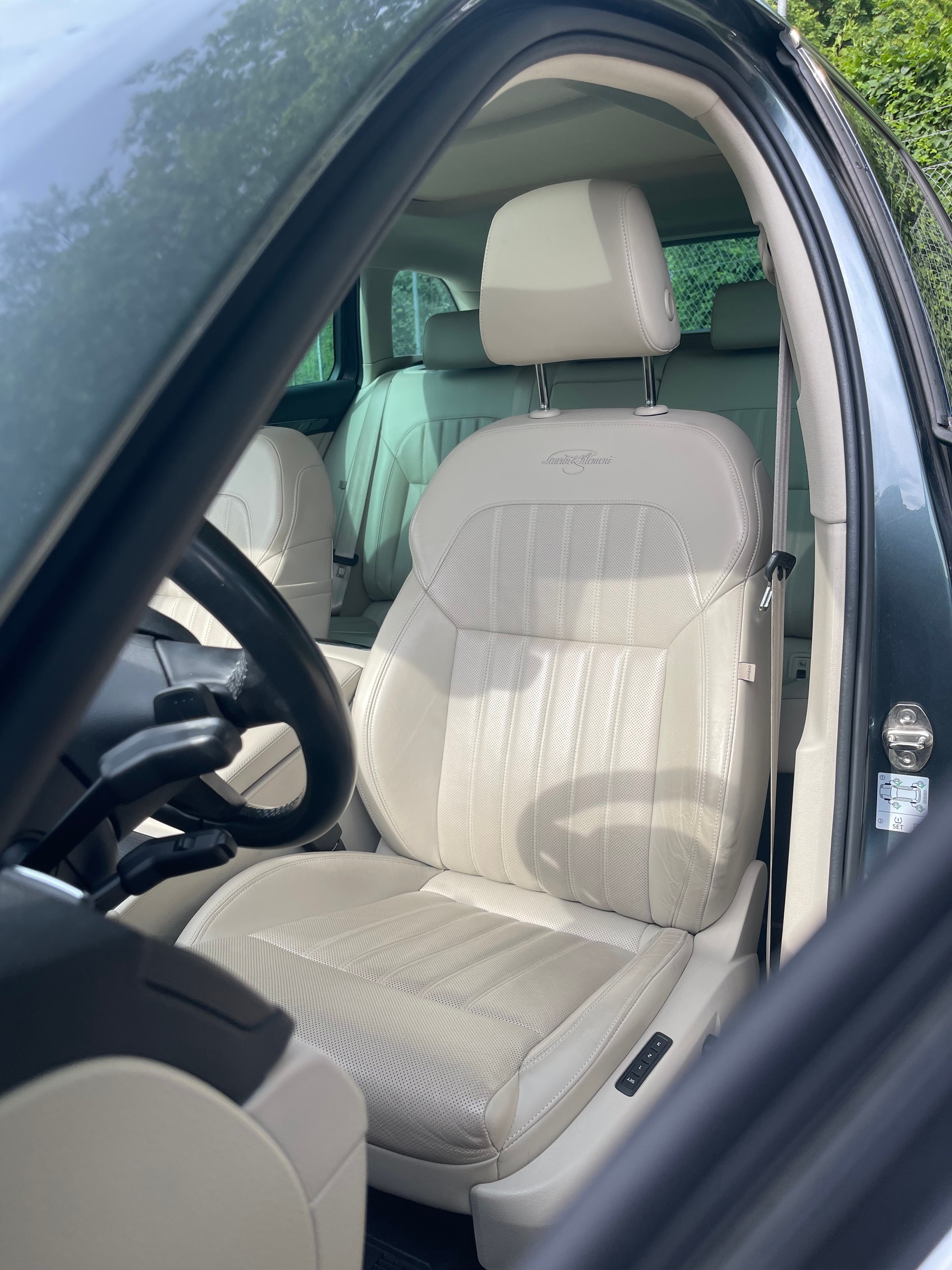 SKODA 2.0 TSI 280 L & K 4x4 ACC Ab MFK & Service DSG-image-5