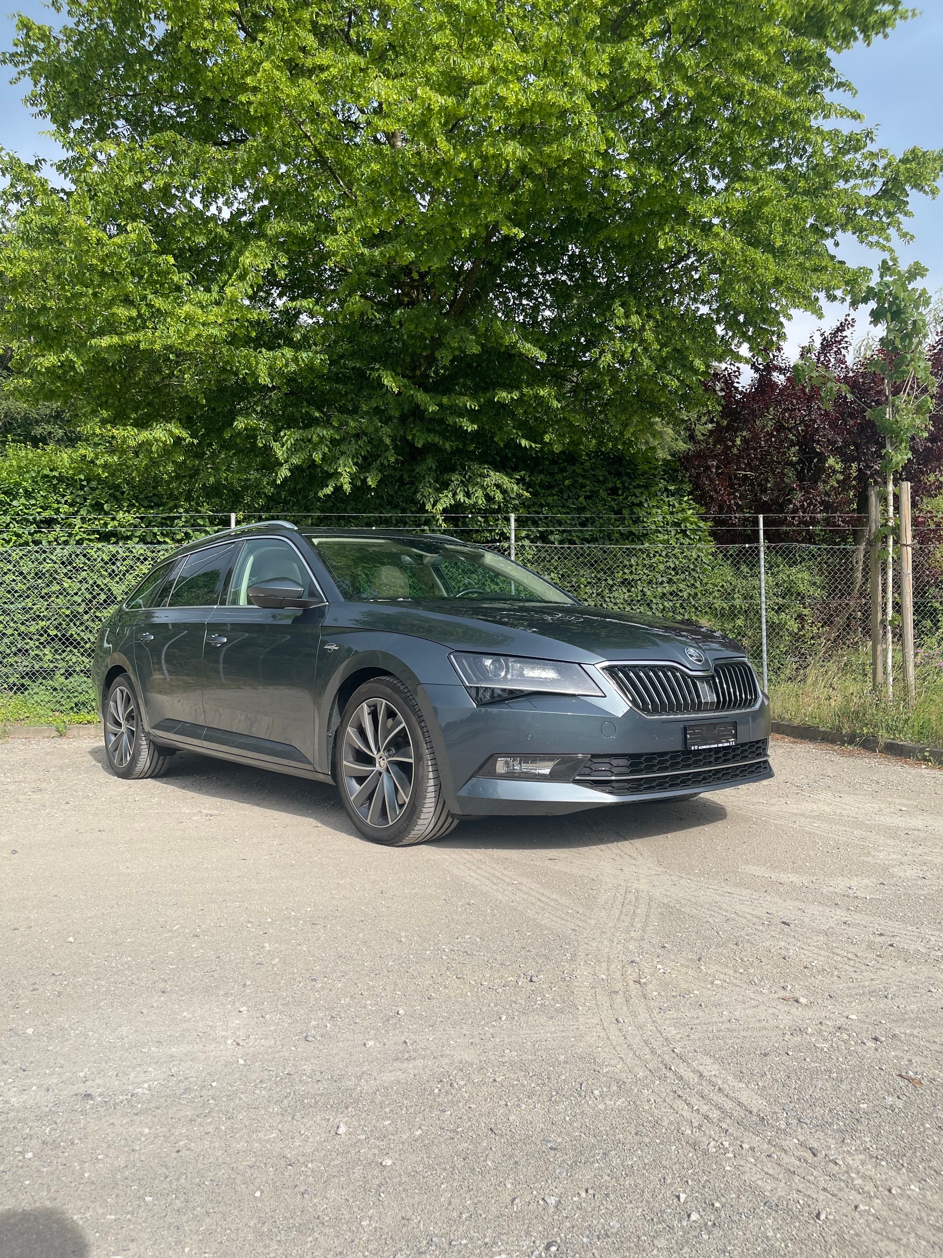 SKODA 2.0 TSI 280 L & K 4x4 ACC Ab MFK & Service DSG-image-3