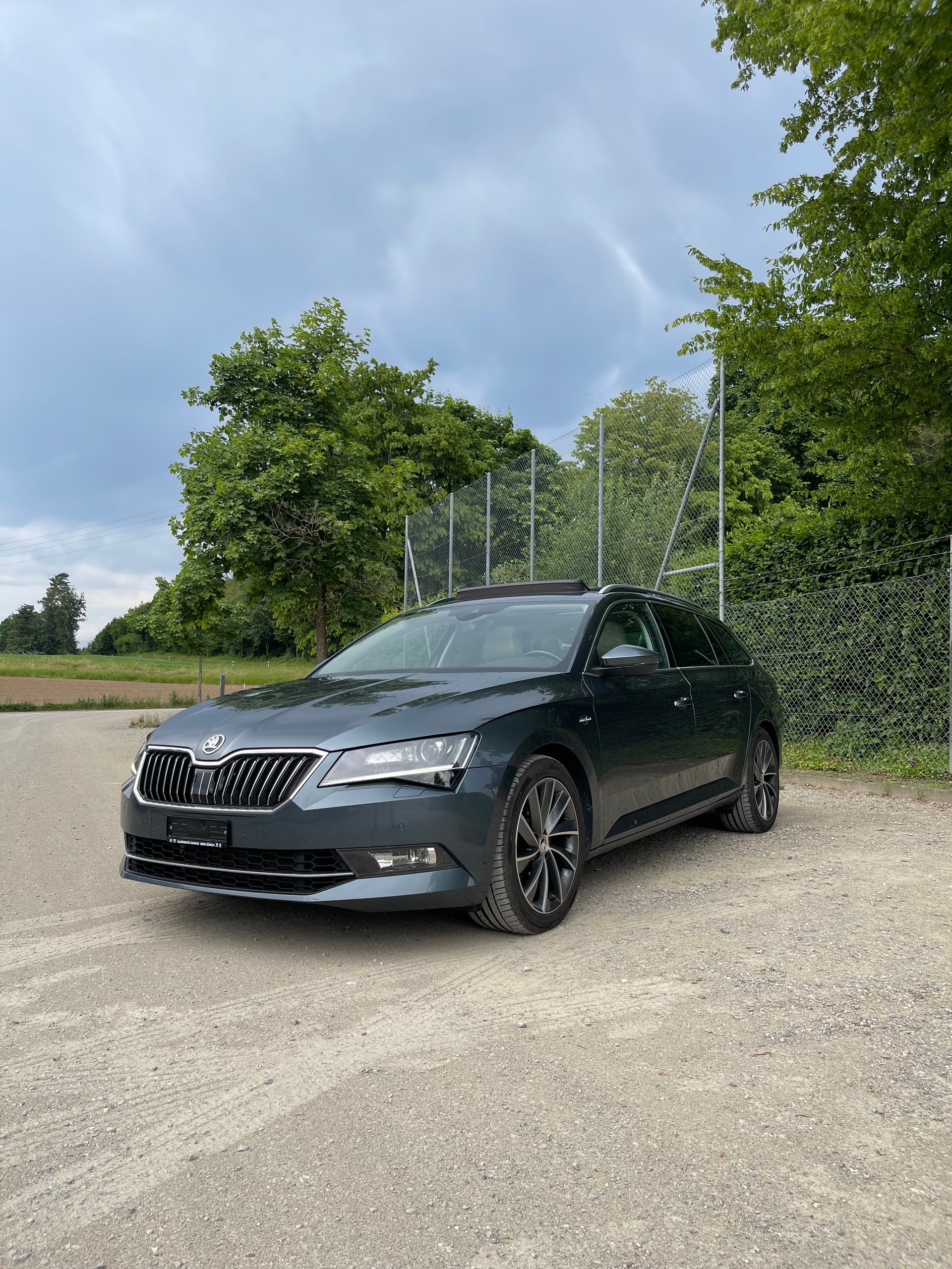 SKODA 2.0 TSI 280 L & K 4x4 ACC Ab MFK & Service DSG-image-0