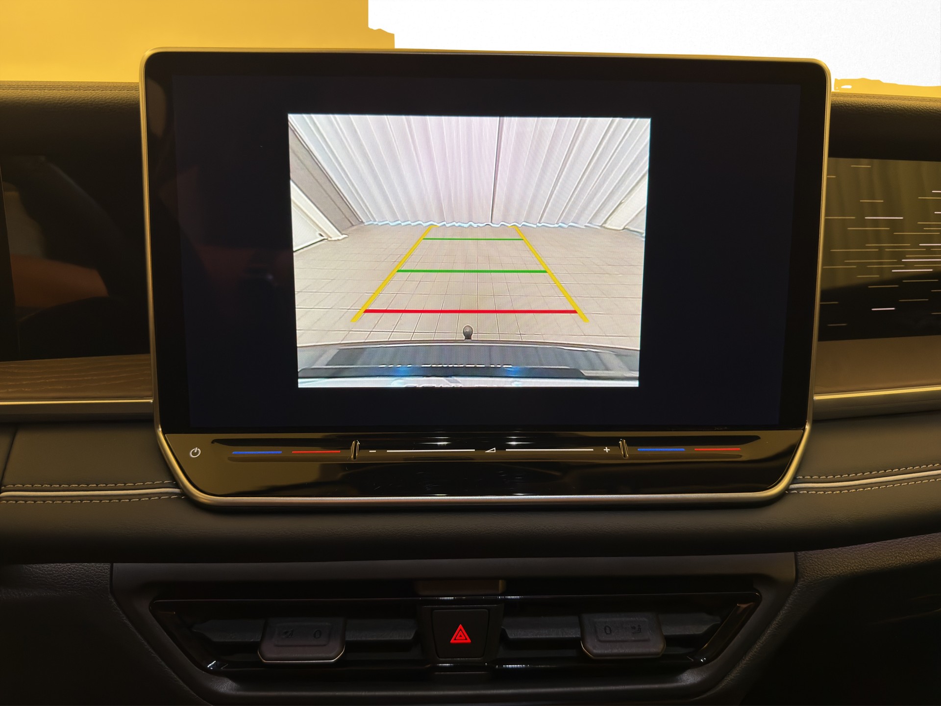 VW Tayron 2.0 TSI Elegance DSG 4Motion-image-10