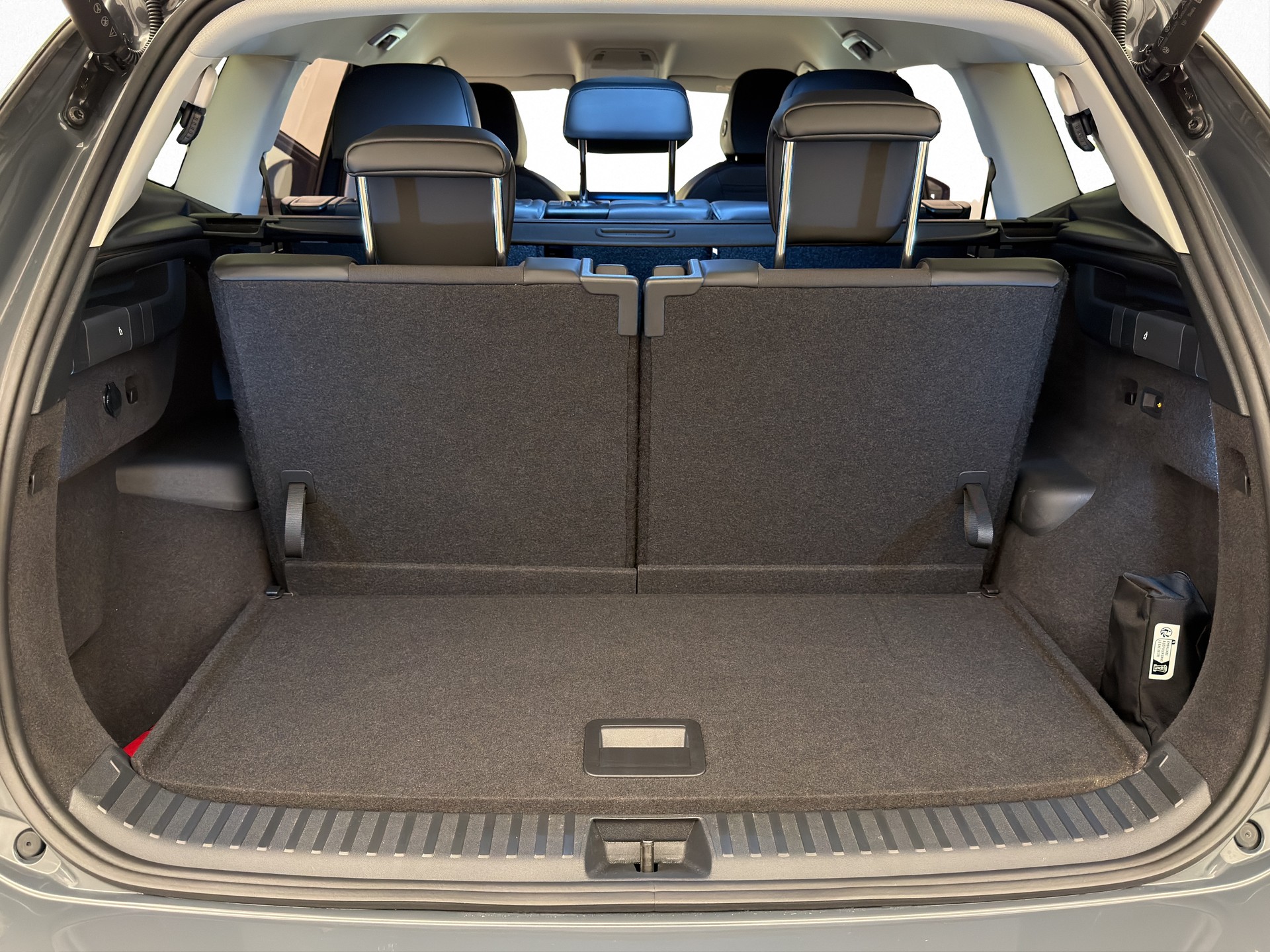 VW Tayron 2.0 TSI Elegance DSG 4Motion-image-12