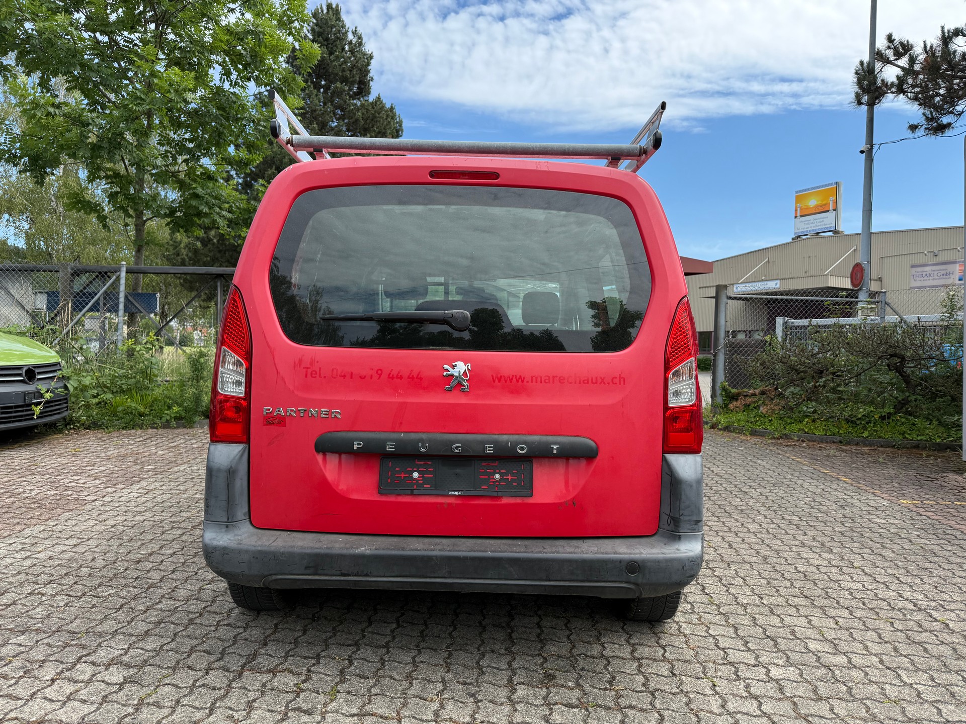 PEUGEOT Partner 1.6i Urban-image-5