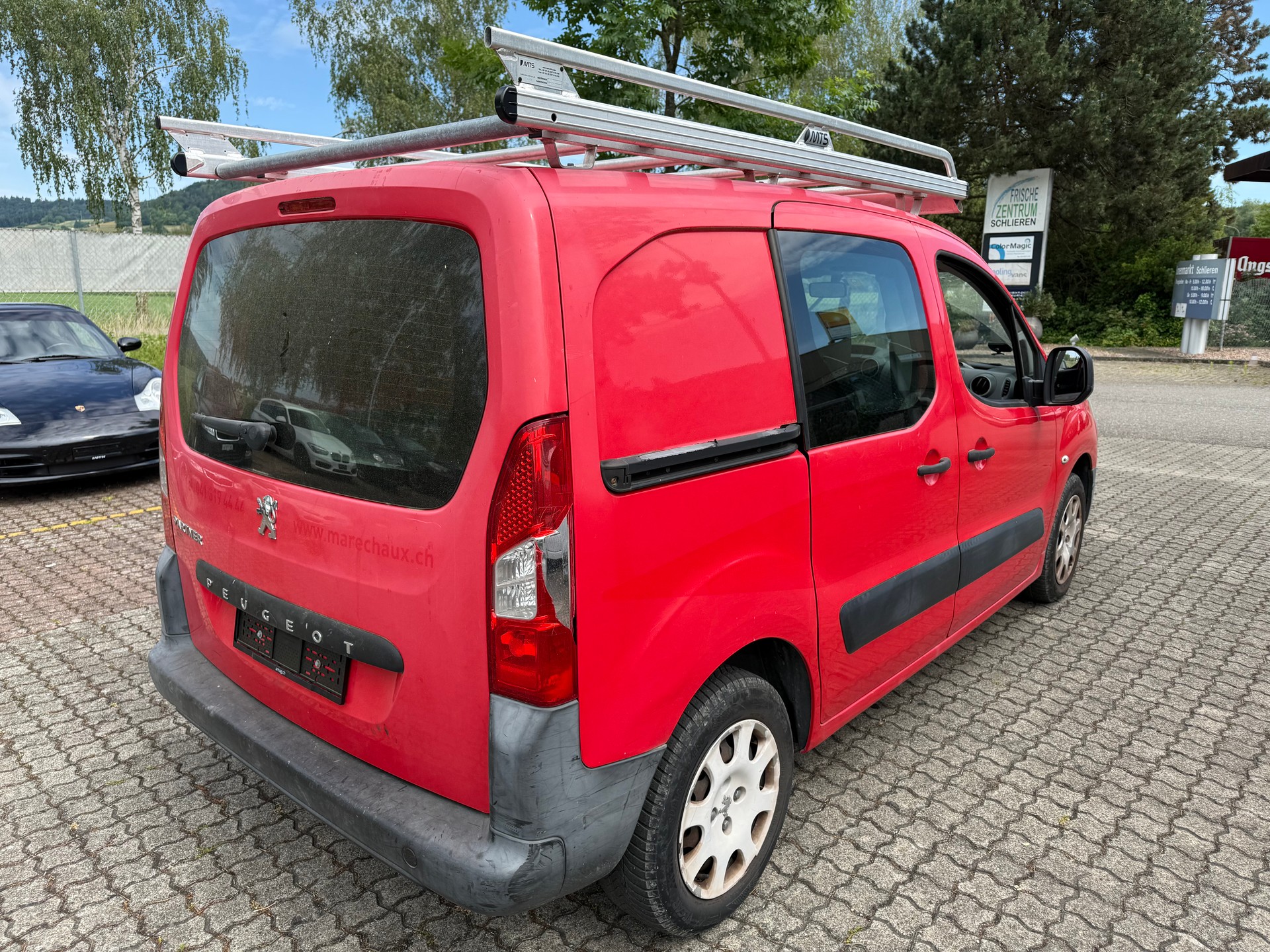 PEUGEOT Partner 1.6i Urban-image-4