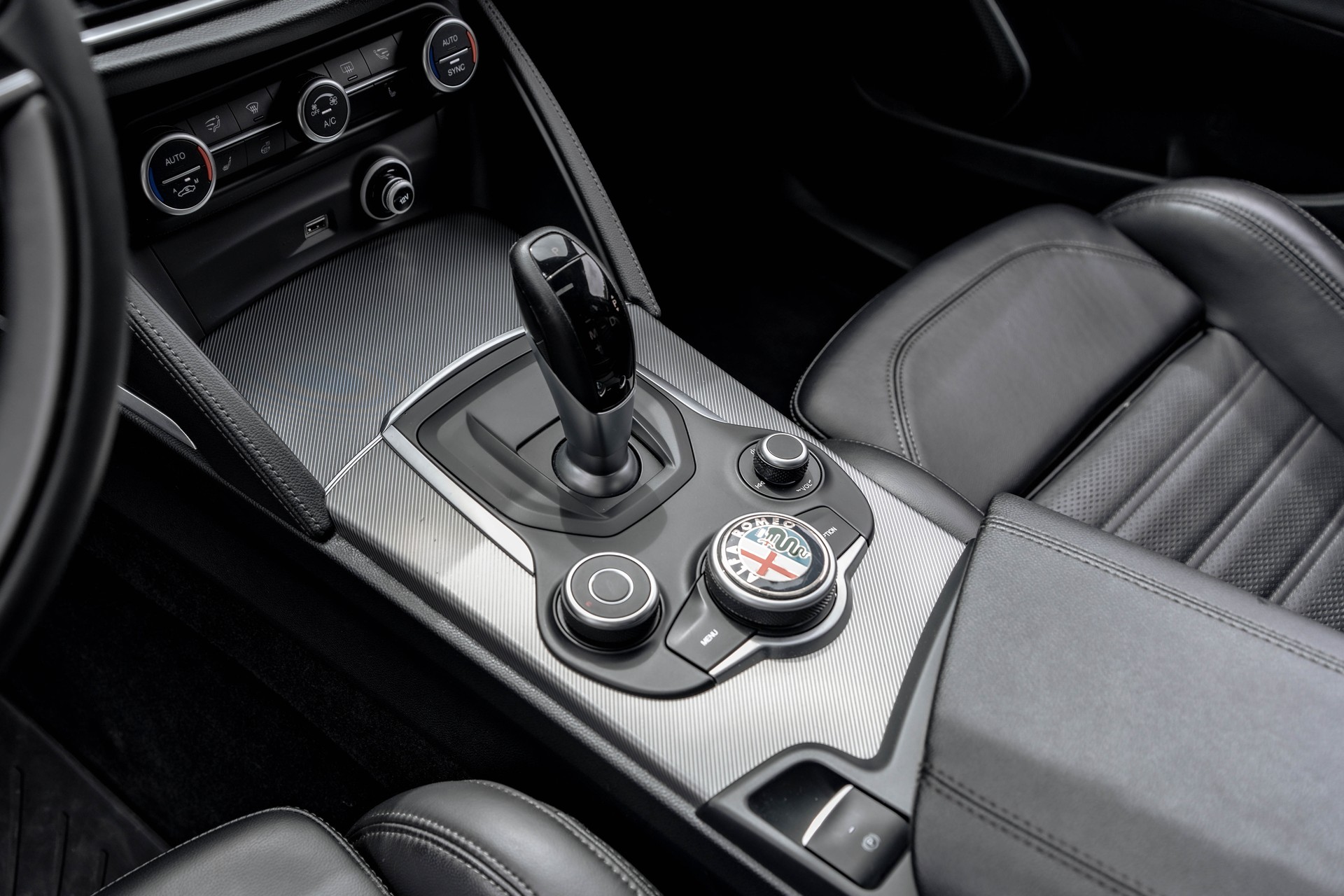 ALFA ROMEO Stelvio 2.2 JTDM Sport Q4 Automatic * FRISCH AB MFK * TOP GEPFLEGTES FAHRZEUG * WP & ZR ERSETZT *-image-21