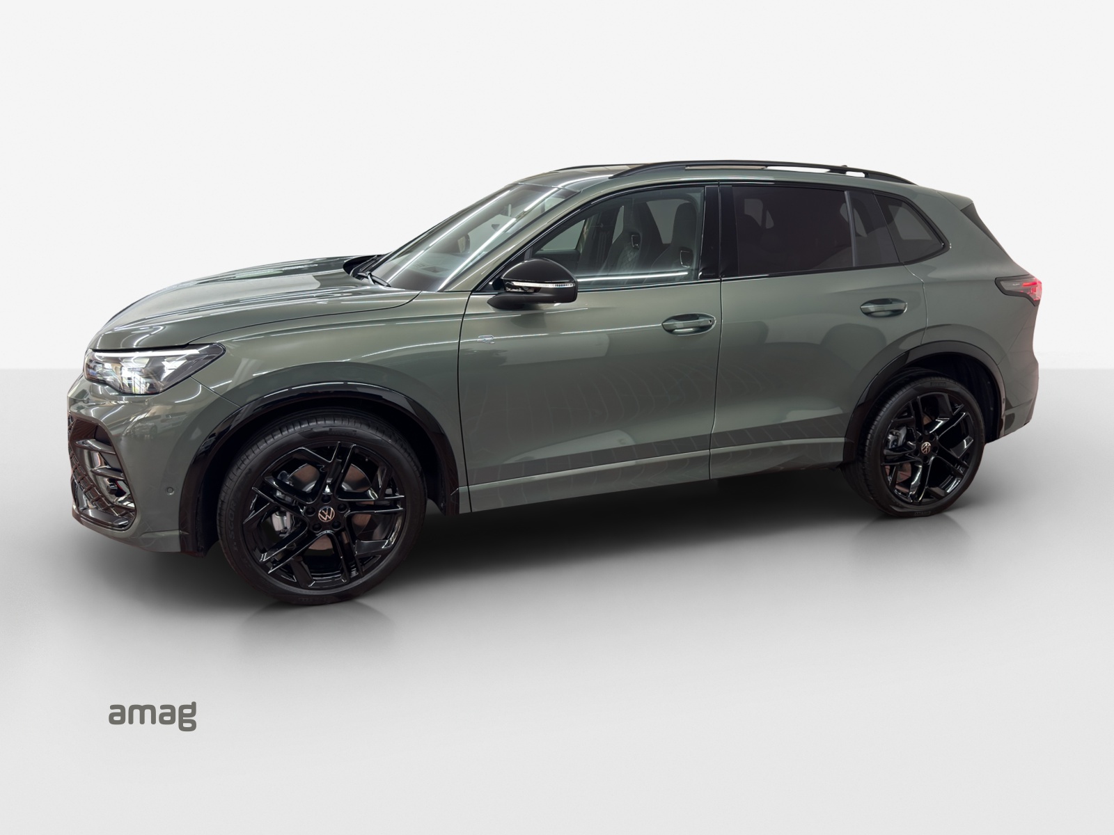 VW Tiguan 2.0 TSI DSG R-Line 4Motion-image-1