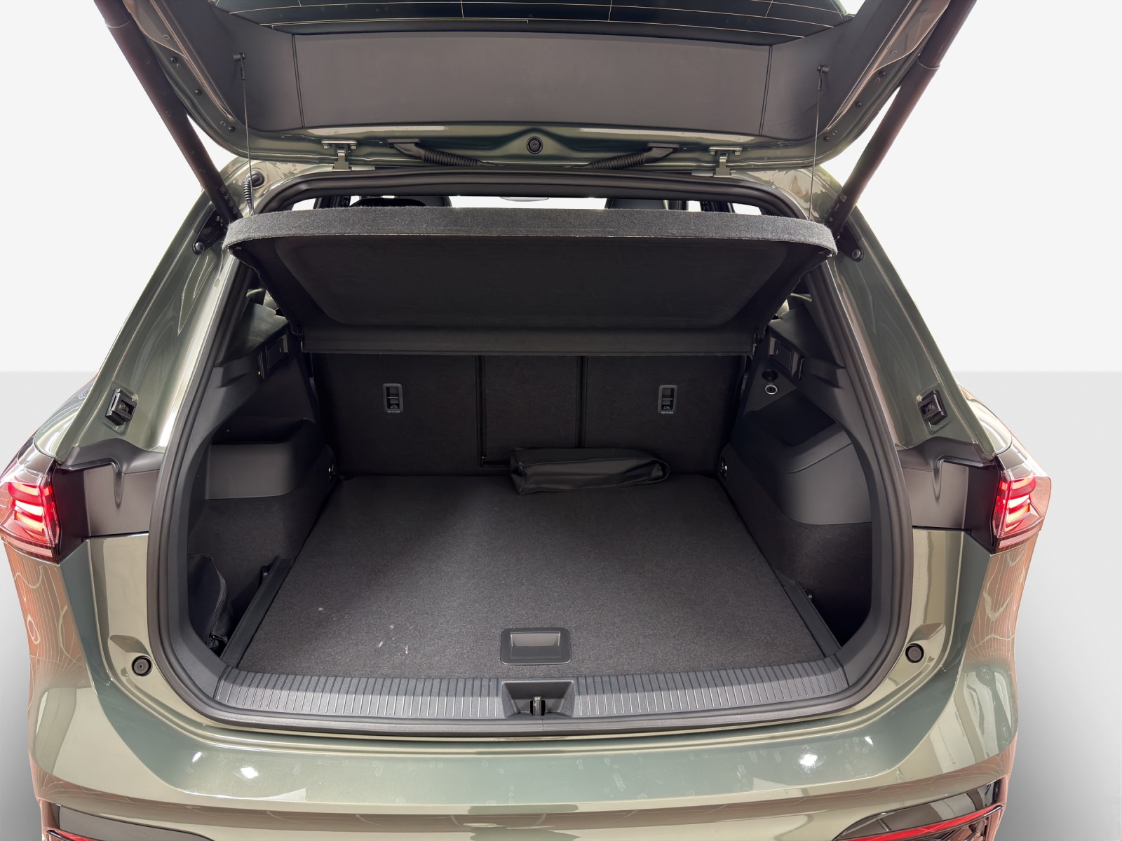 VW Tiguan 2.0 TSI DSG R-Line 4Motion-image-12
