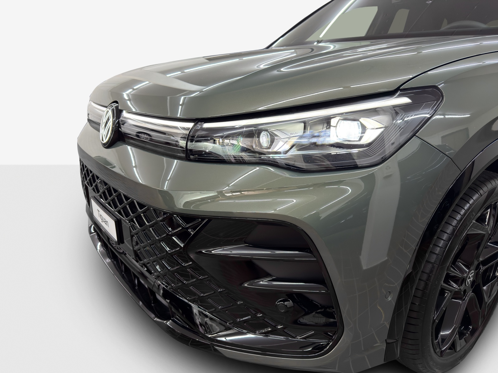 VW Tiguan 2.0 TSI DSG R-Line 4Motion-image-14