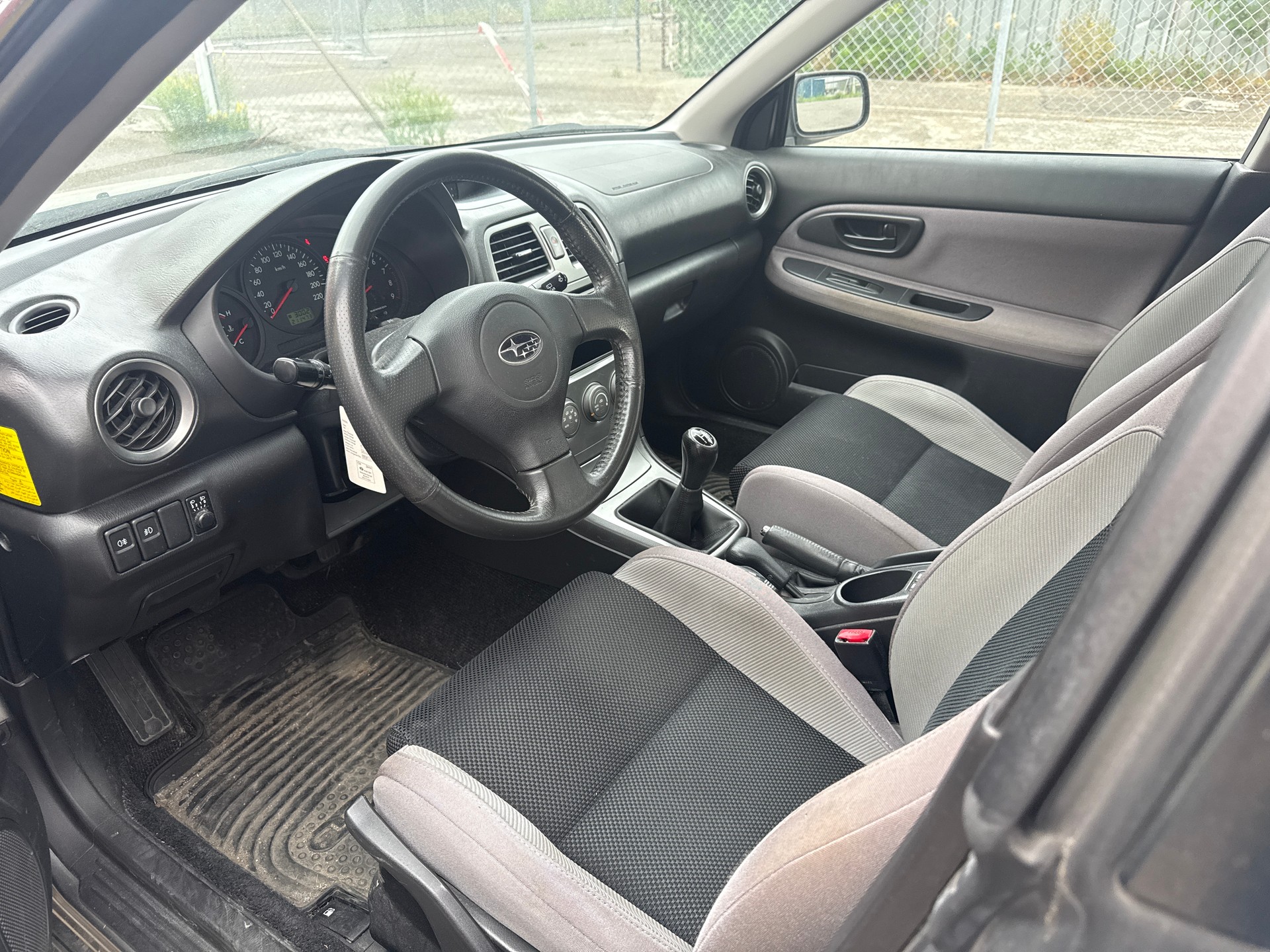 SUBARU Impreza 2.0R-image-9