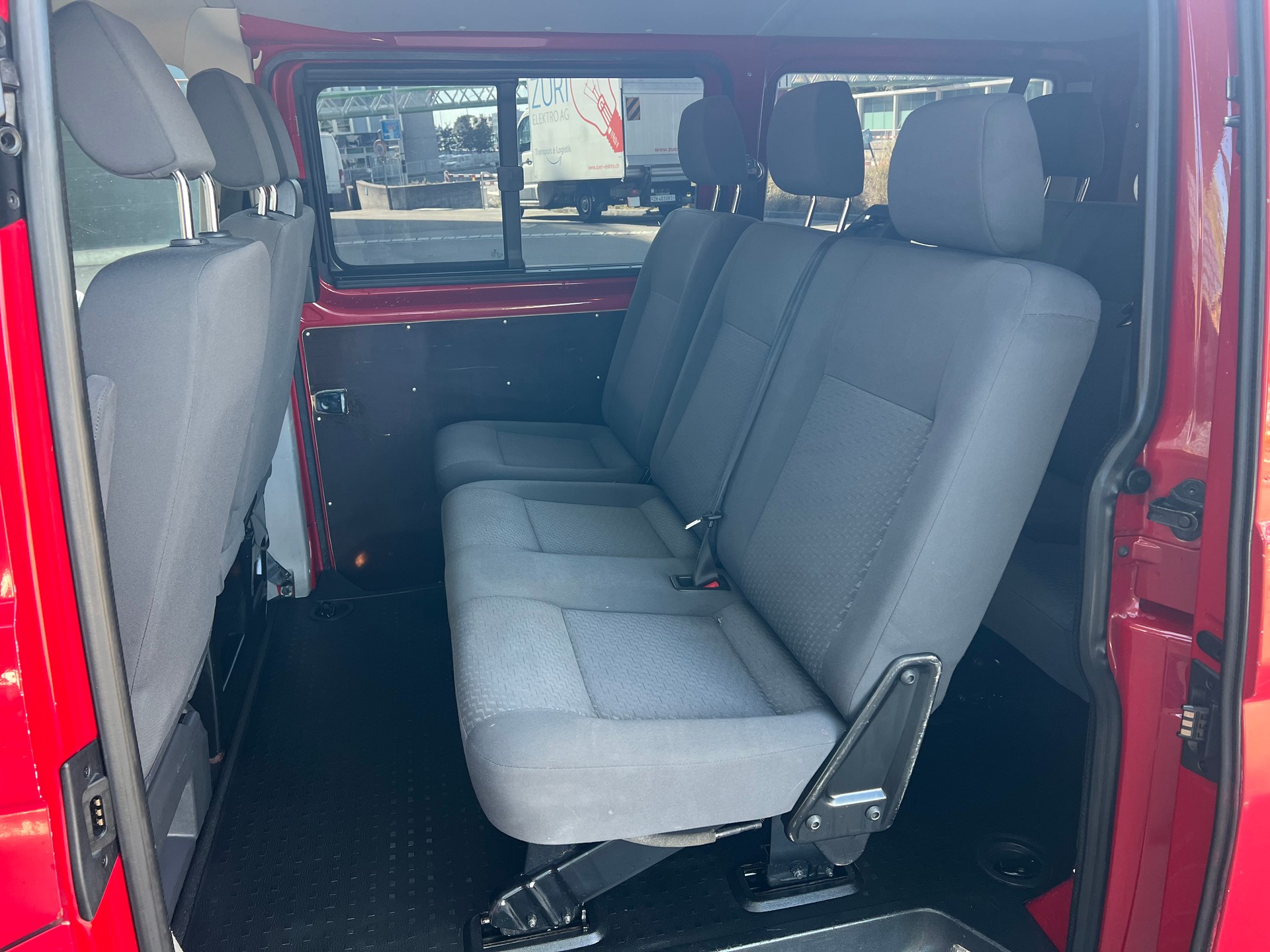 VW T5 2.0 TDI-image-14