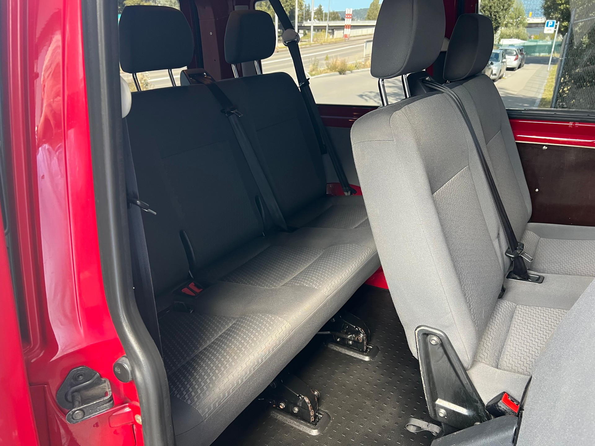 VW T5 2.0 TDI-image-17