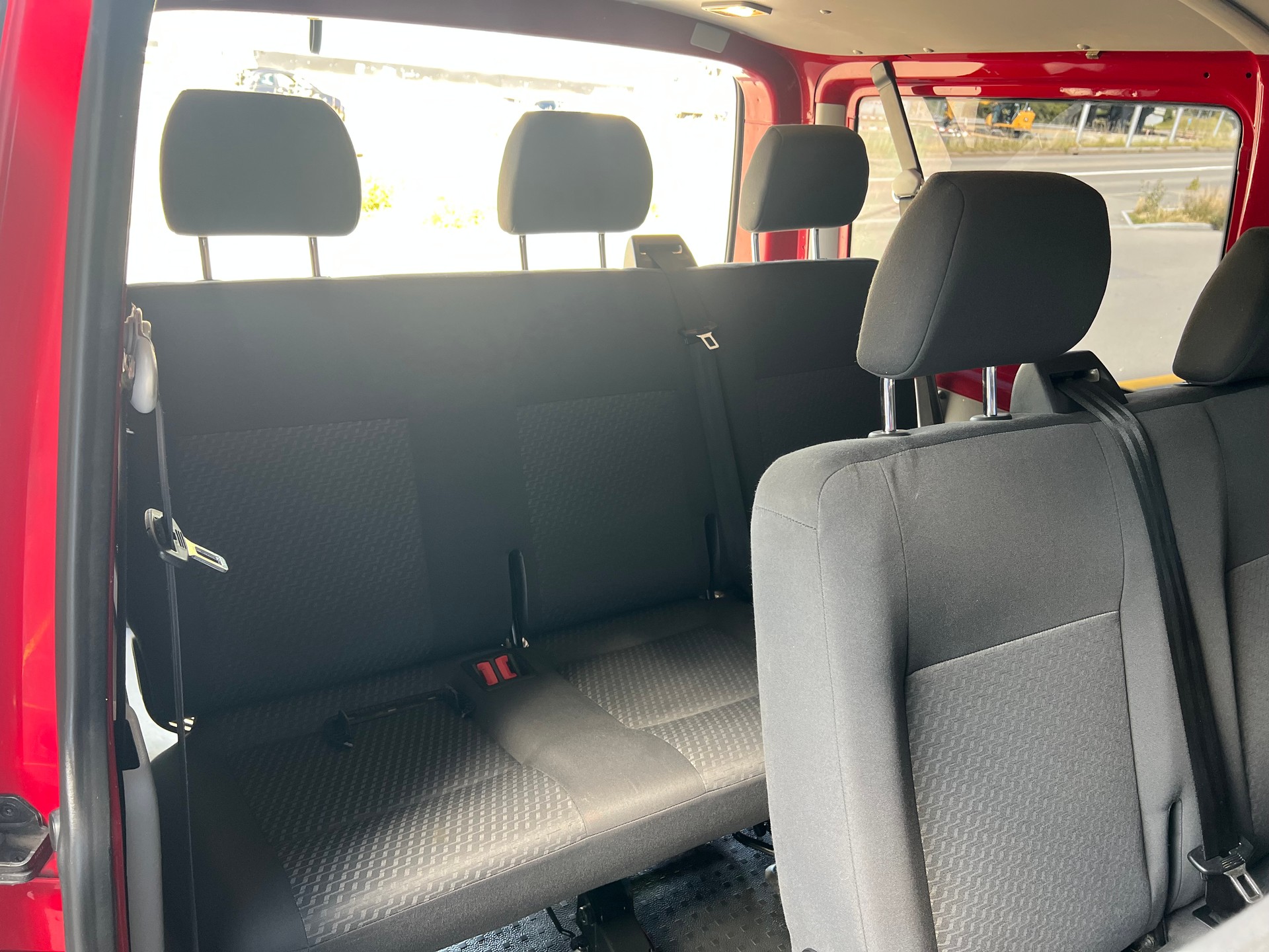 VW T5 2.0 TDI-image-16