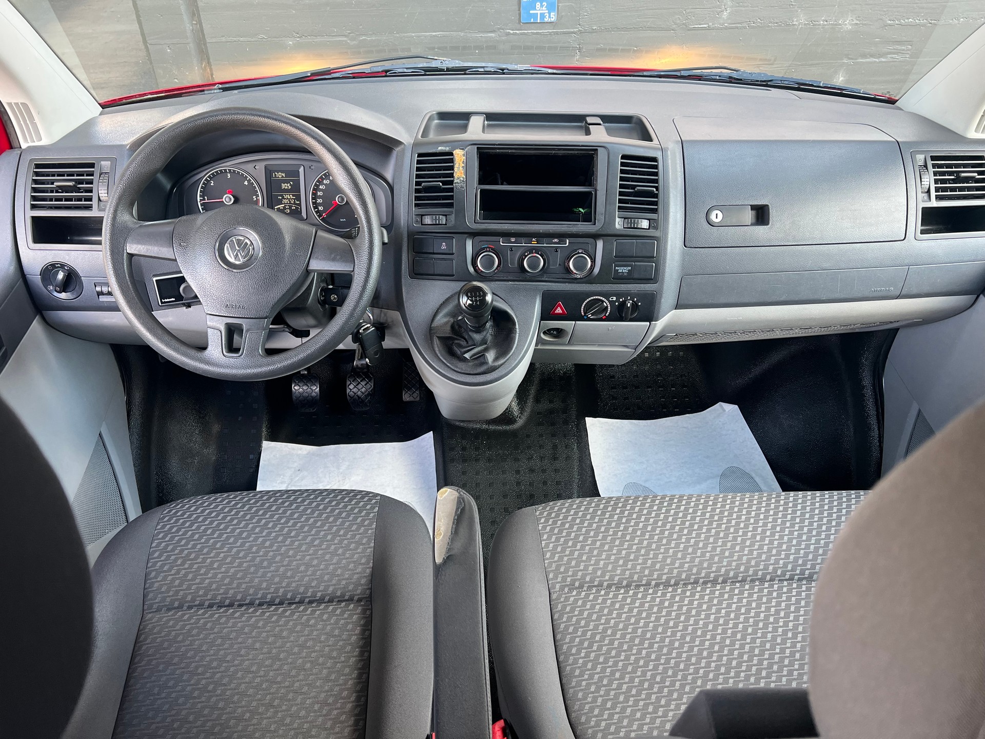 VW T5 2.0 TDI-image-9