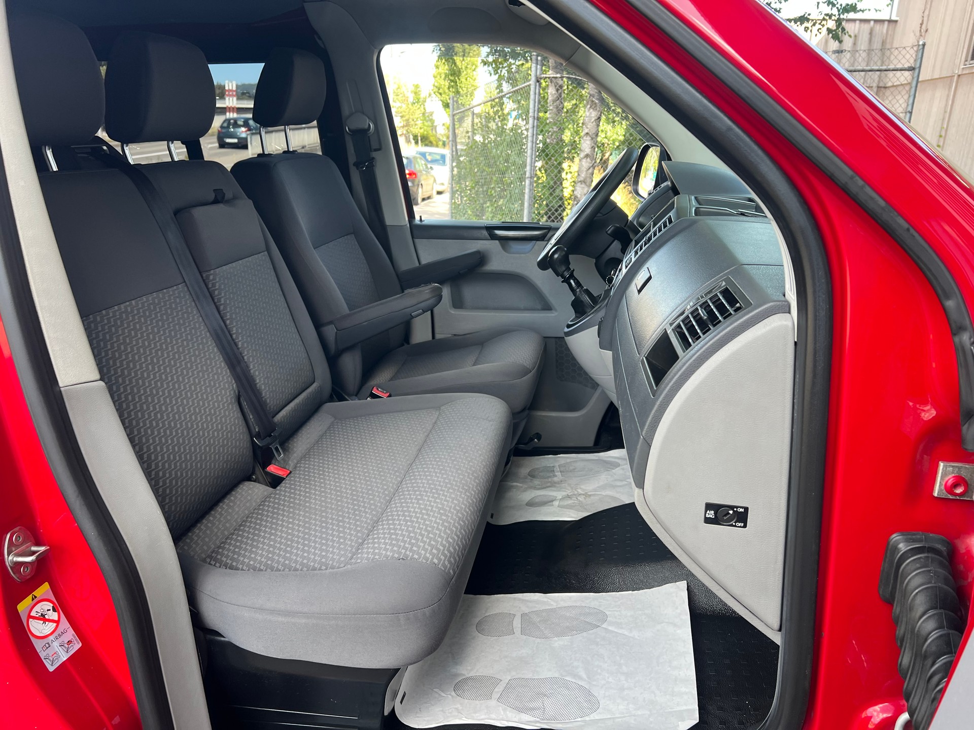 VW T5 2.0 TDI-image-13