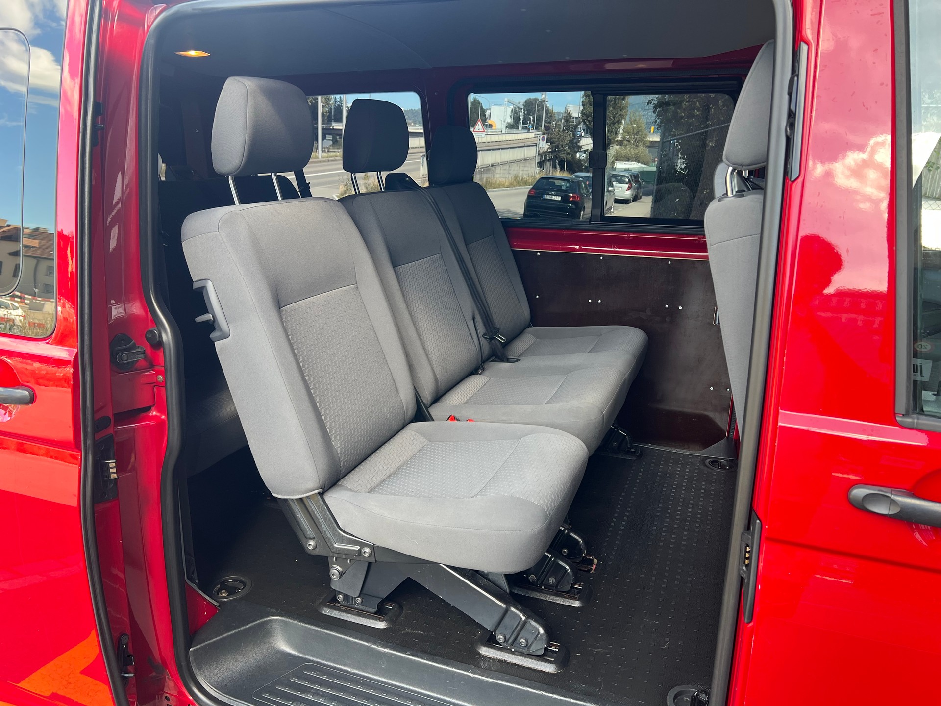 VW T5 2.0 TDI-image-15