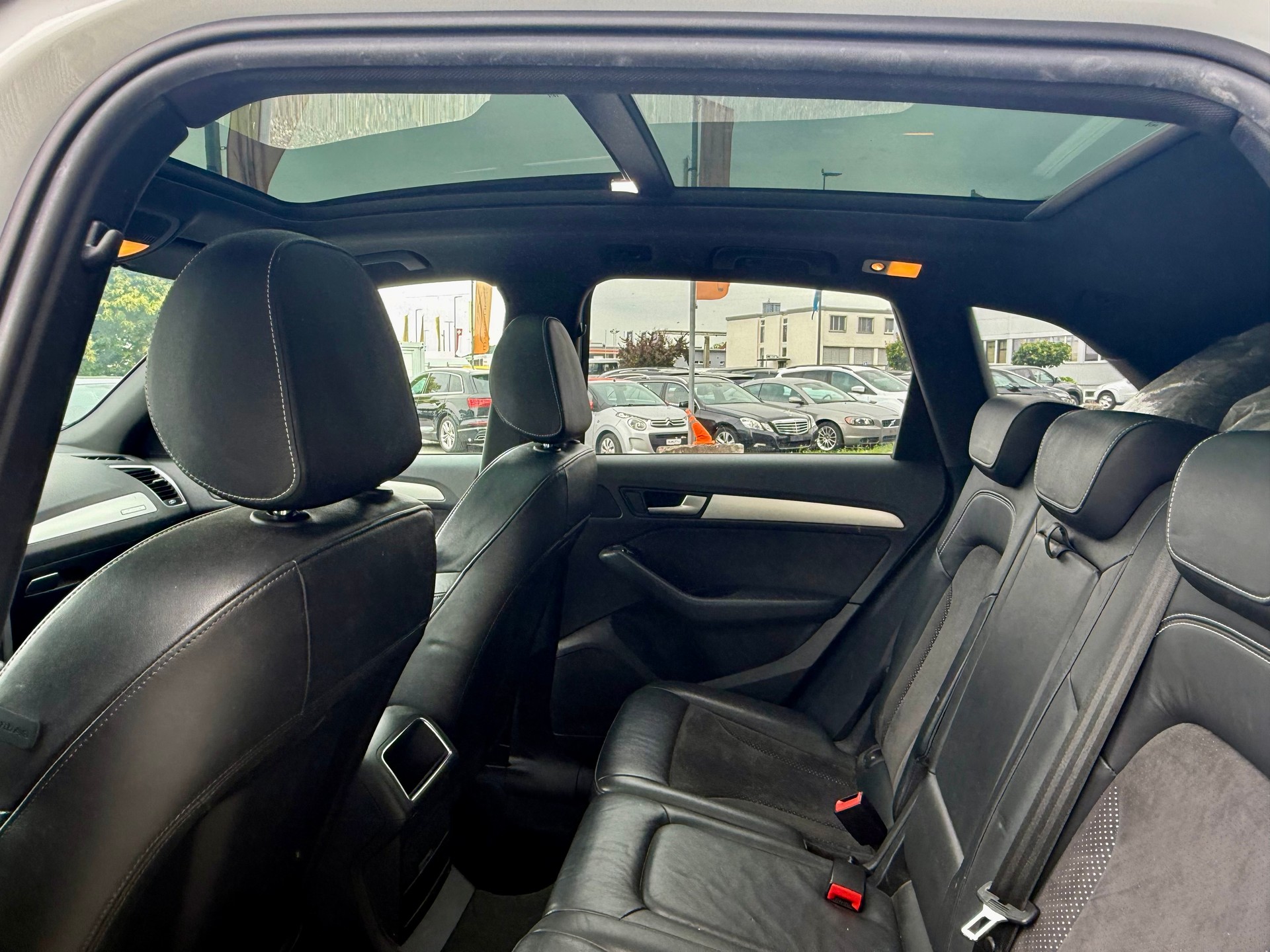 AUDI Q5 2.0 TDI quattro S-tronic S-Line-image-2