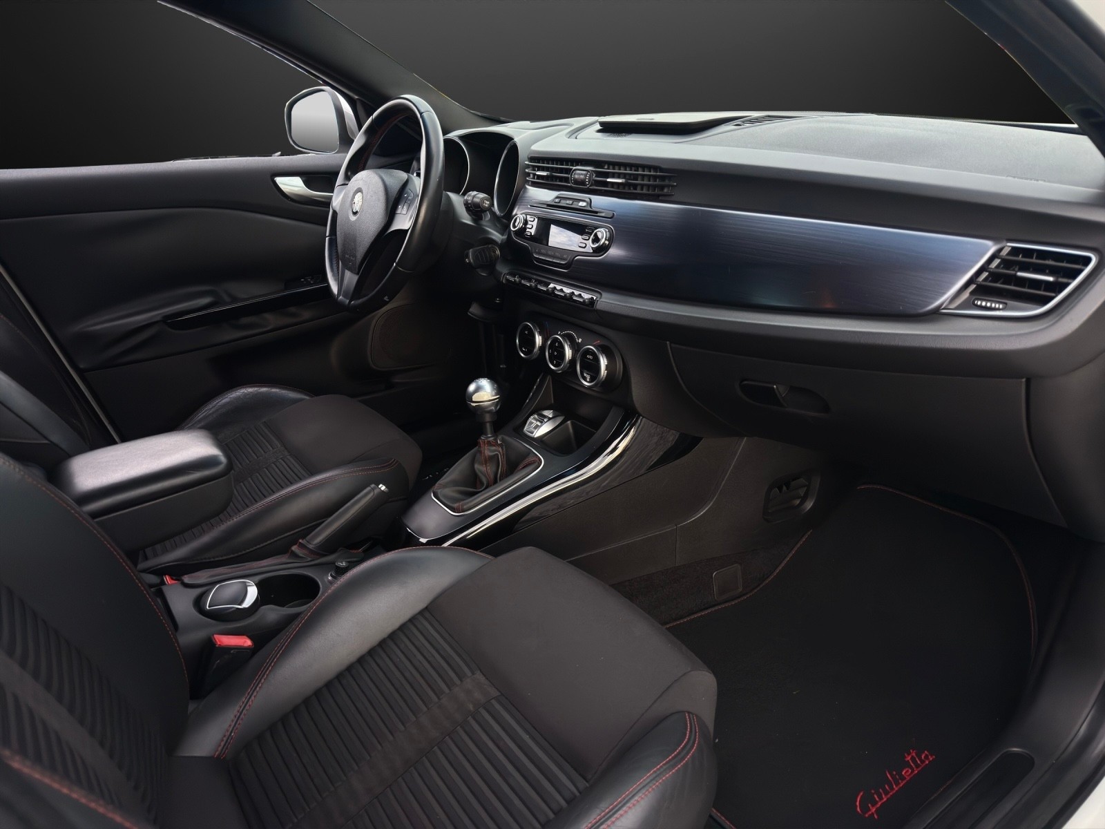 ALFA ROMEO Giulietta 1750 TBi Quadrifoglio Verde mit 235 PS-image-9