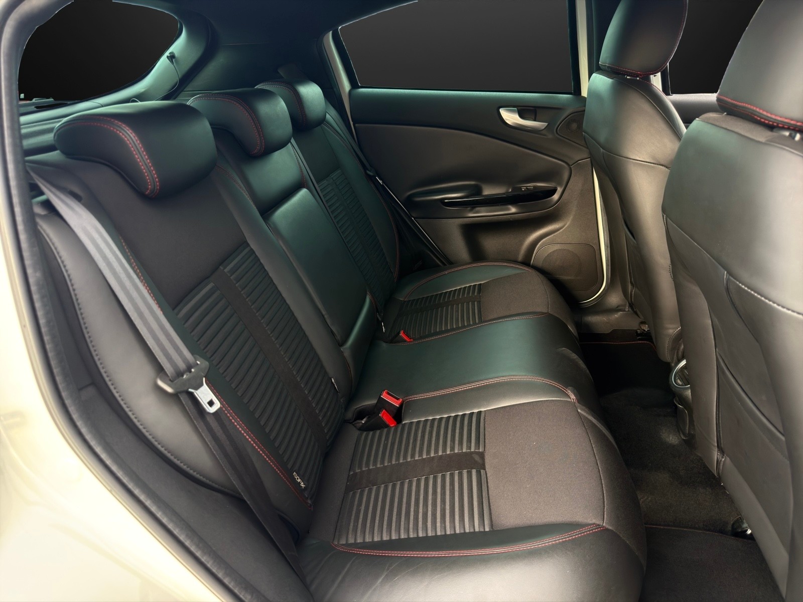ALFA ROMEO Giulietta 1750 TBi Quadrifoglio Verde mit 235 PS-image-12