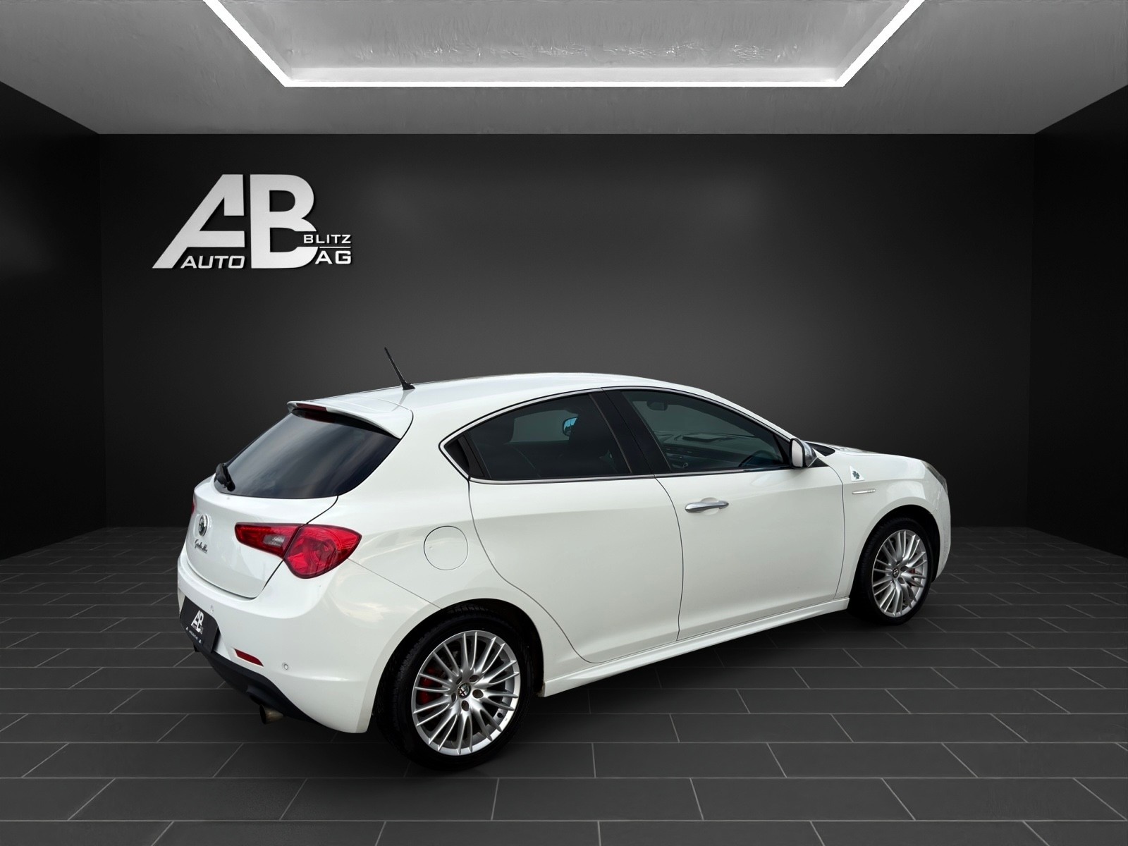 ALFA ROMEO Giulietta 1750 TBi Quadrifoglio Verde mit 235 PS-image-4
