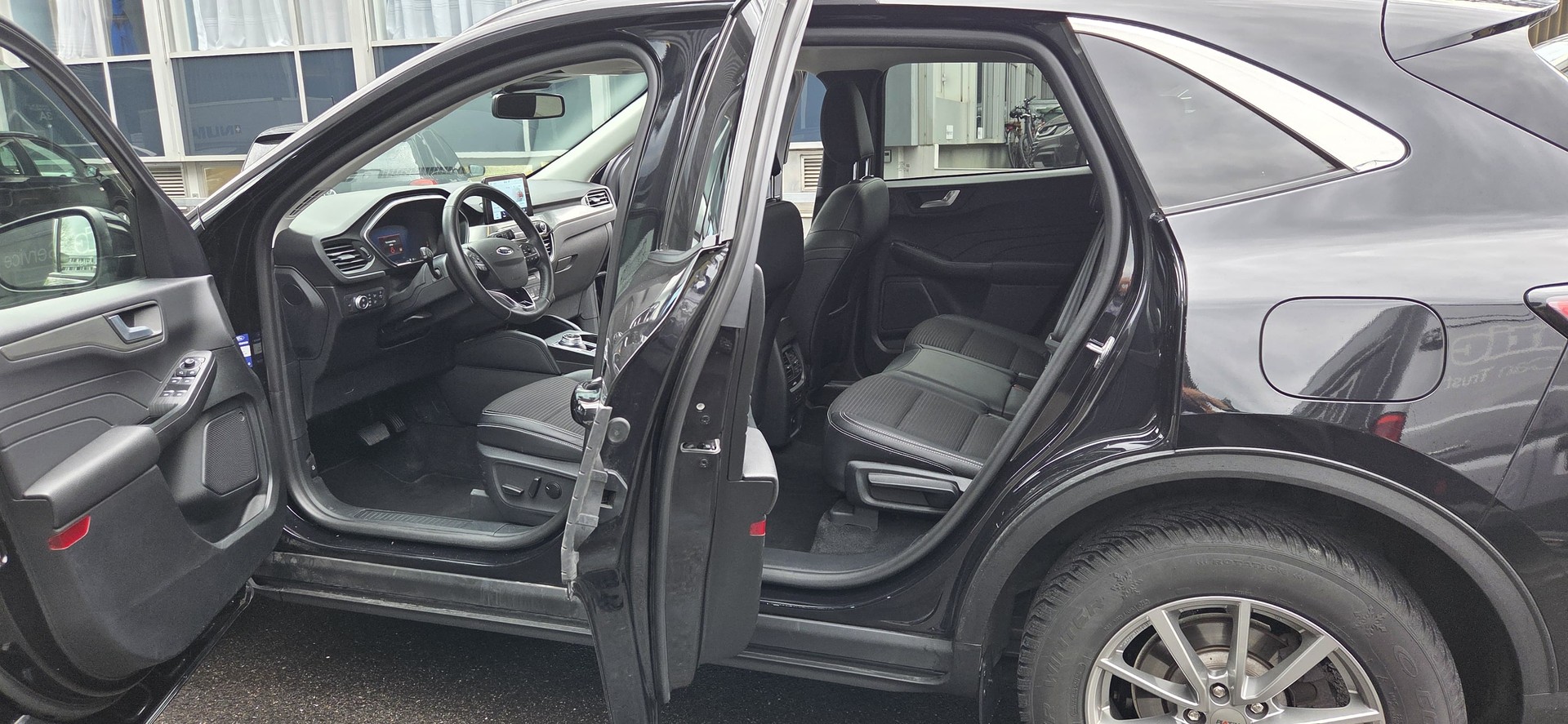 FORD Kuga 2.5 FHEV 4x4-image-2