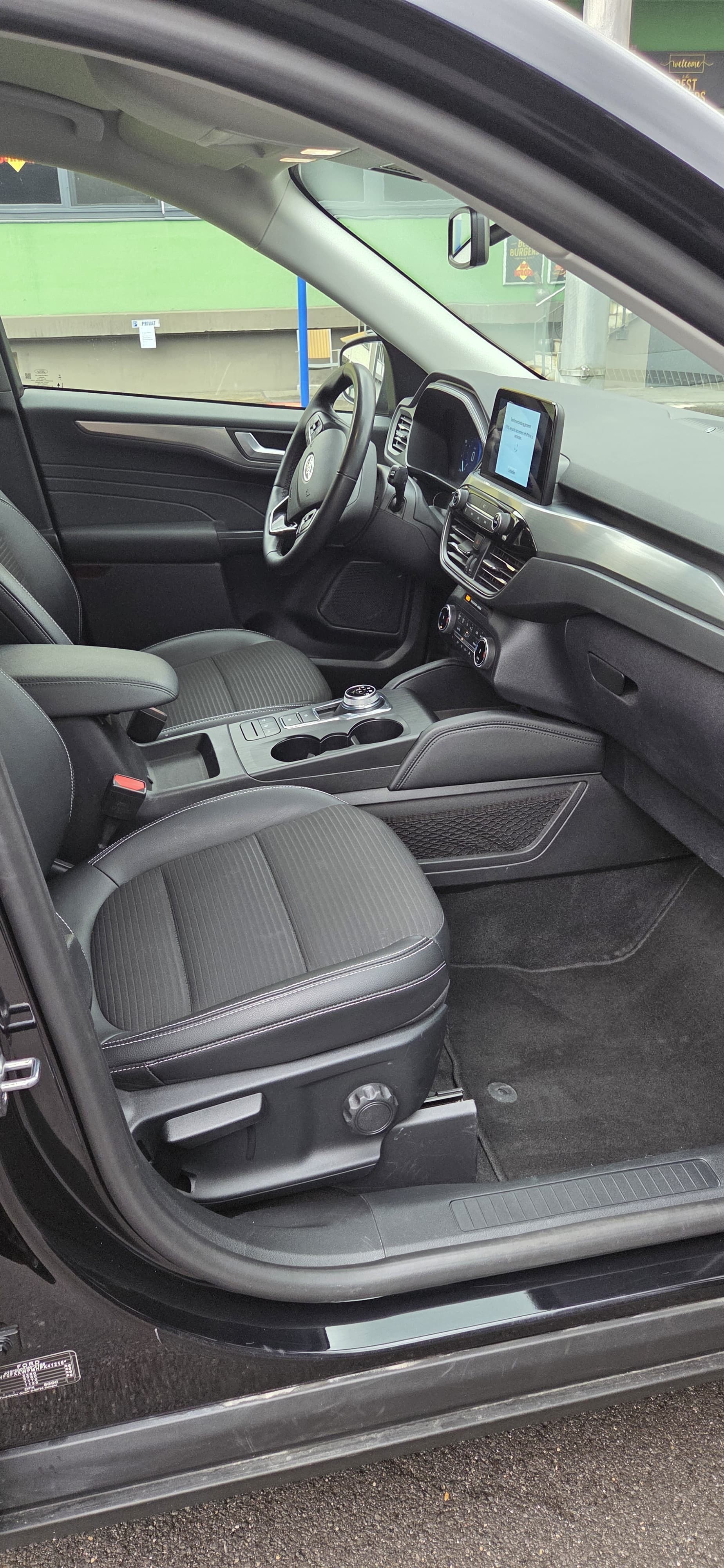 FORD Kuga 2.5 FHEV 4x4-image-5