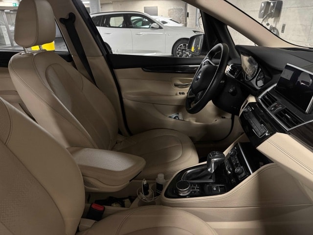 BMW 225xe-image-4