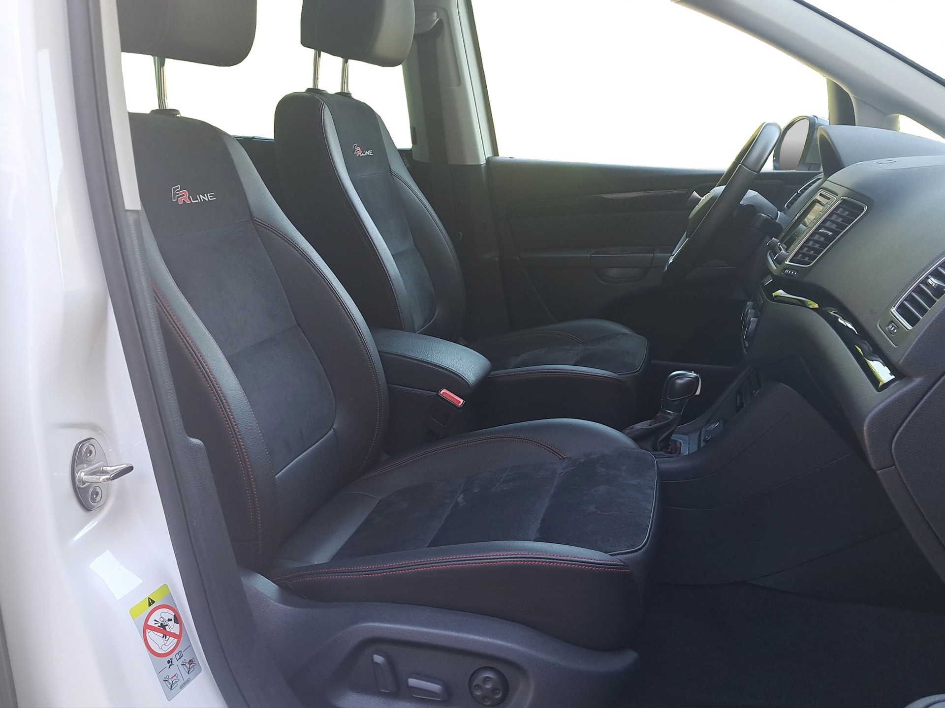 SEAT Alhambra 1.4 TSI DSG SWISS FR2 7-Plätzer Anhängerkupplung-image-12