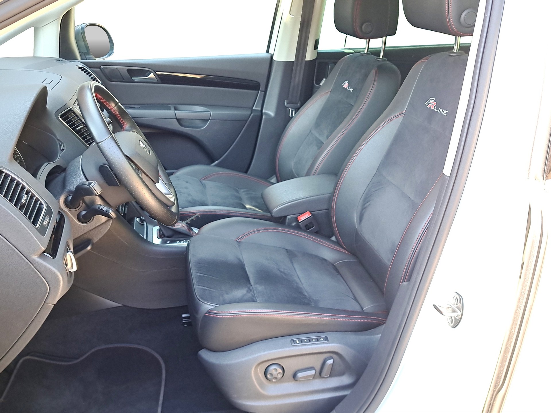 SEAT Alhambra 1.4 TSI DSG SWISS FR2 7-Plätzer Anhängerkupplung-image-7