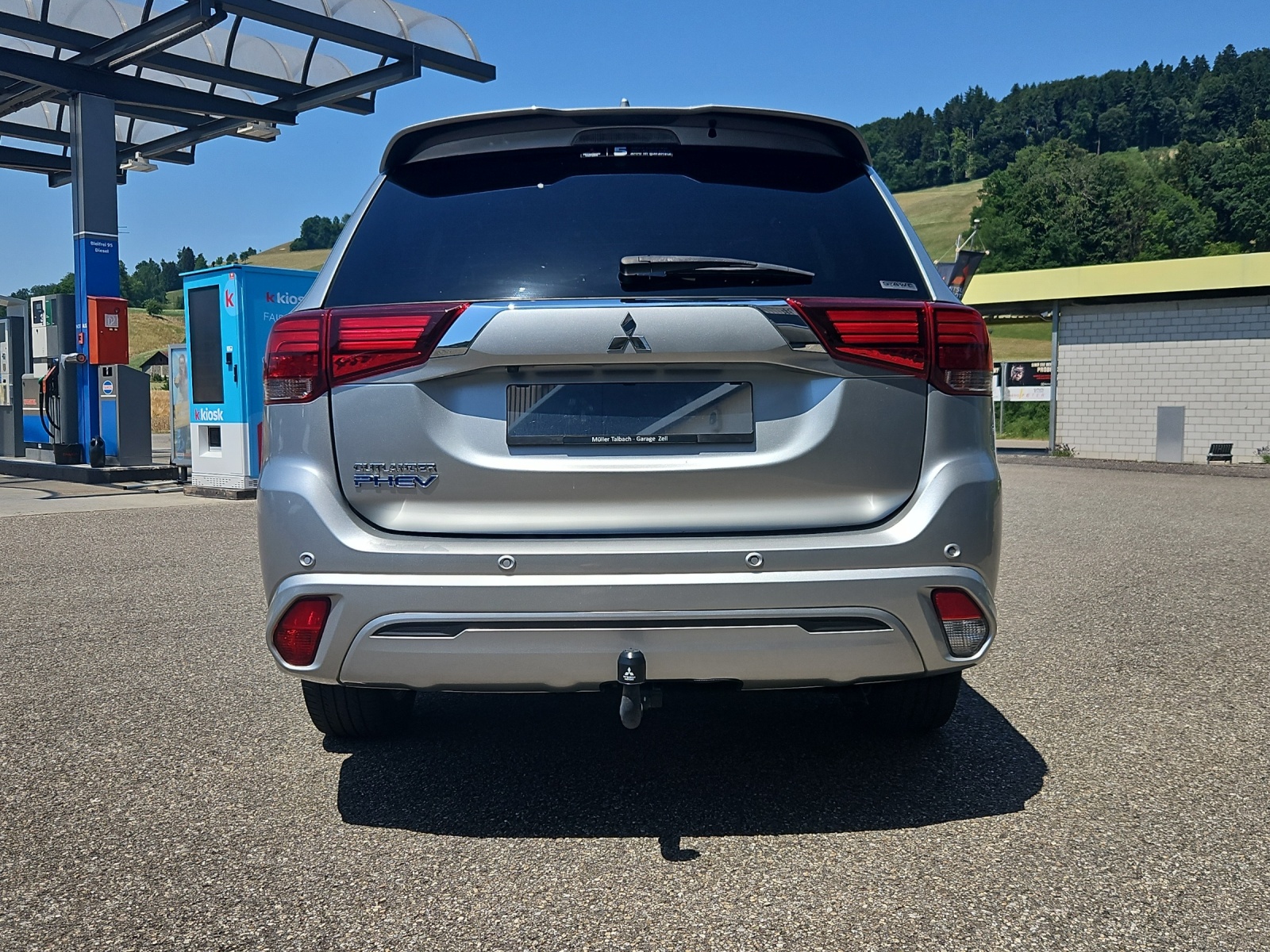 MITSUBISHI Outlander 2.4 PHEV Diamond 4WD Automat inkl. AHK-image-12