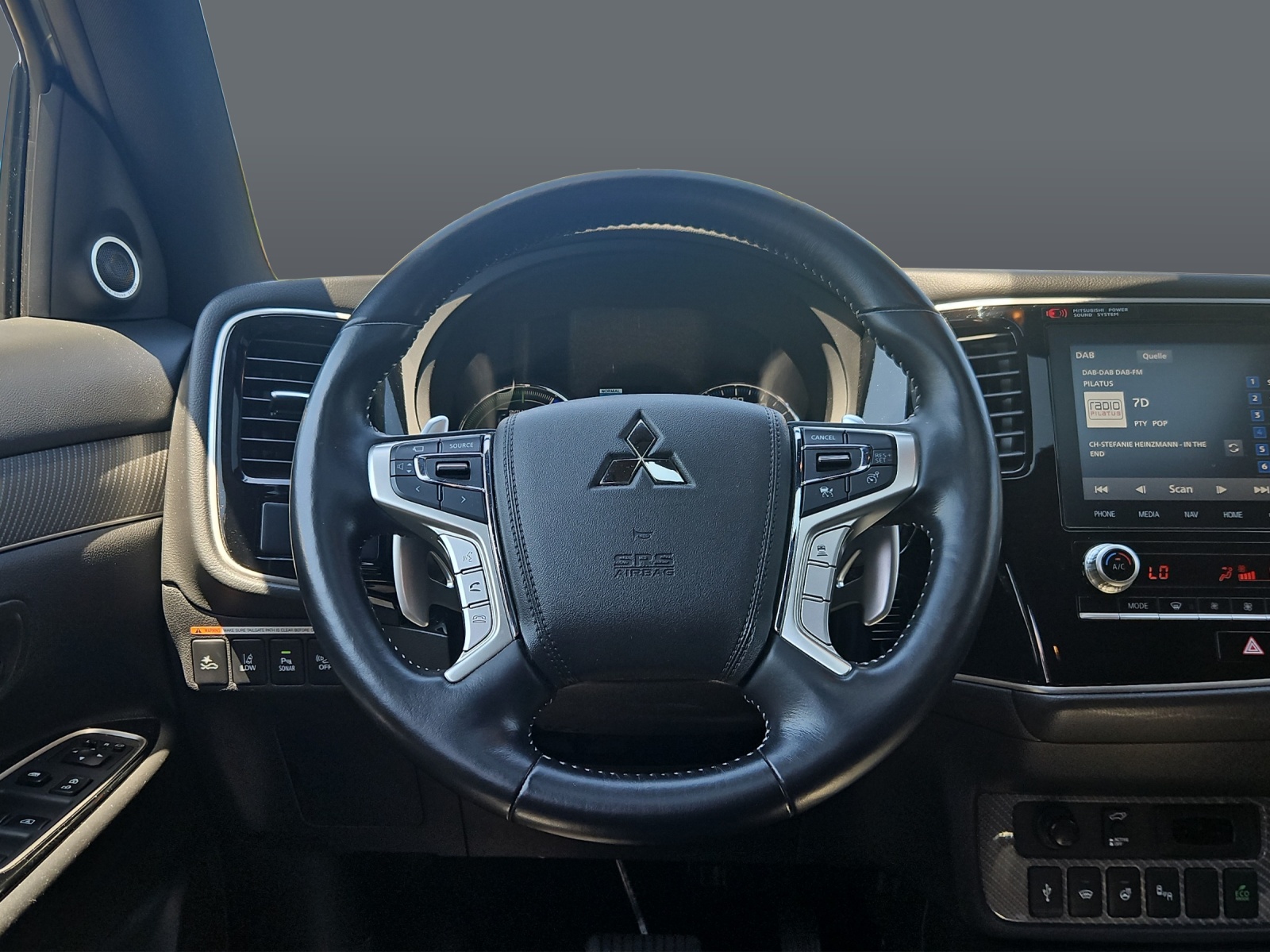MITSUBISHI Outlander 2.4 PHEV Diamond 4WD Automat inkl. AHK-image-6