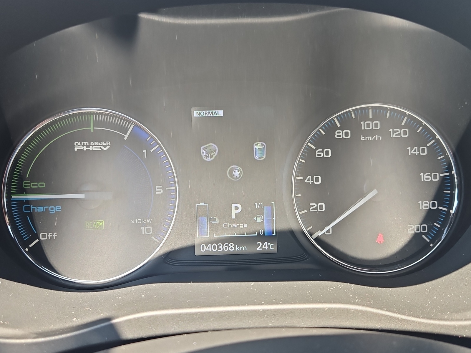 MITSUBISHI Outlander 2.4 PHEV Diamond 4WD Automat inkl. AHK-image-7