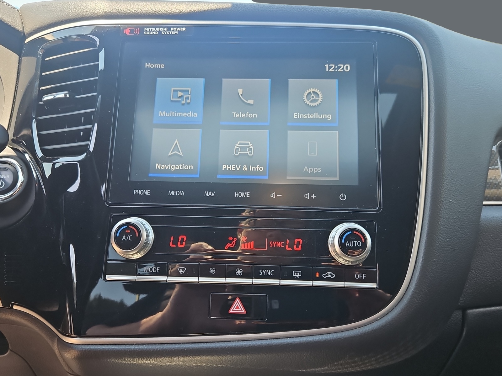 MITSUBISHI Outlander 2.4 PHEV Diamond 4WD Automat inkl. AHK-image-9